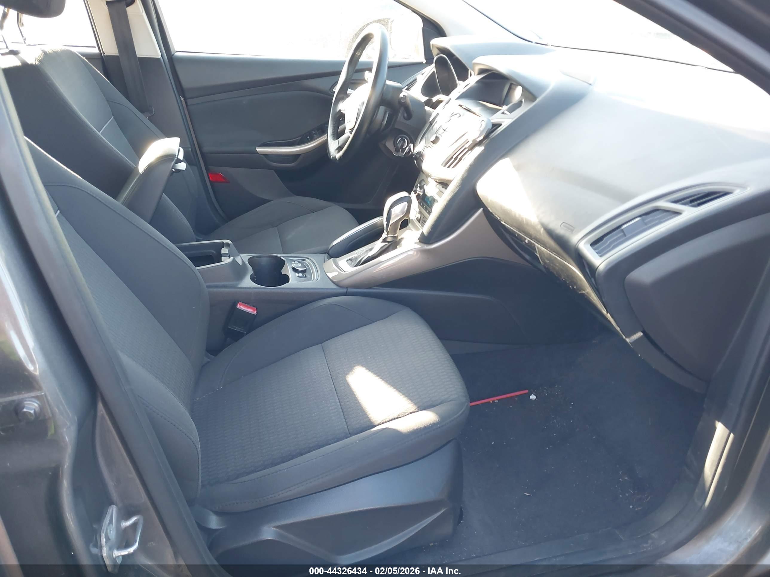 FORD FOCUS image 5