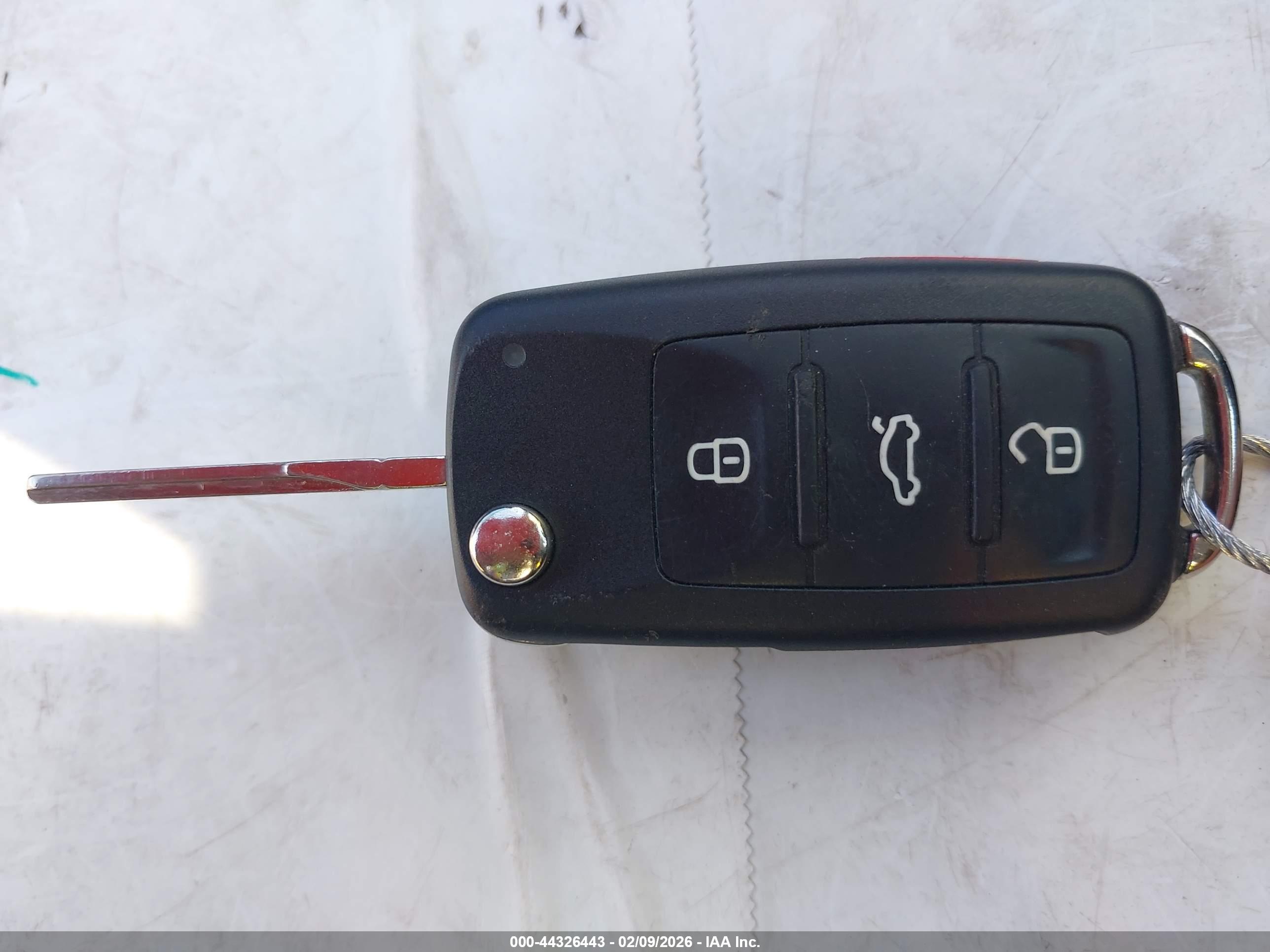 VOLKSWAGEN GOLF image 11
