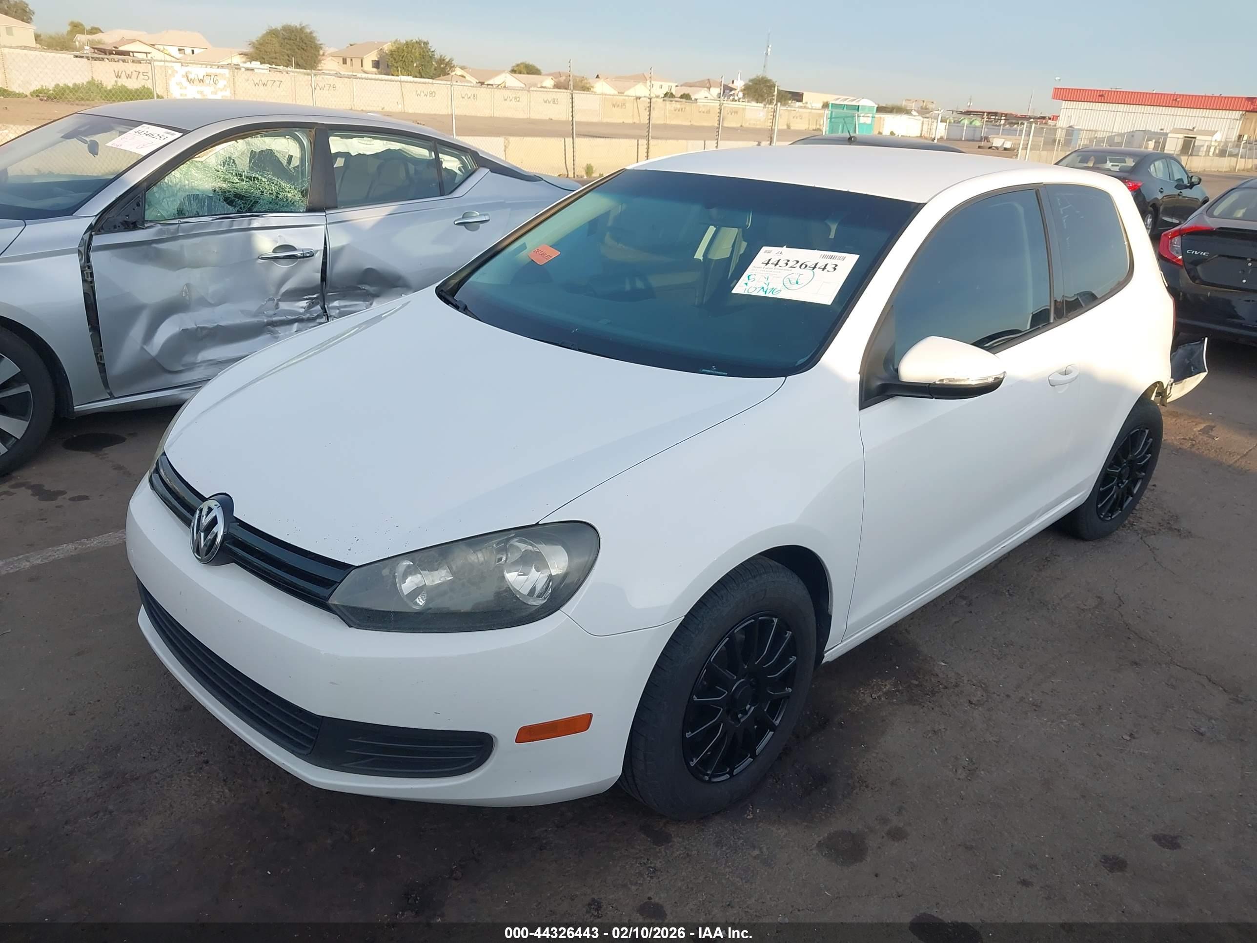 VOLKSWAGEN GOLF image 2