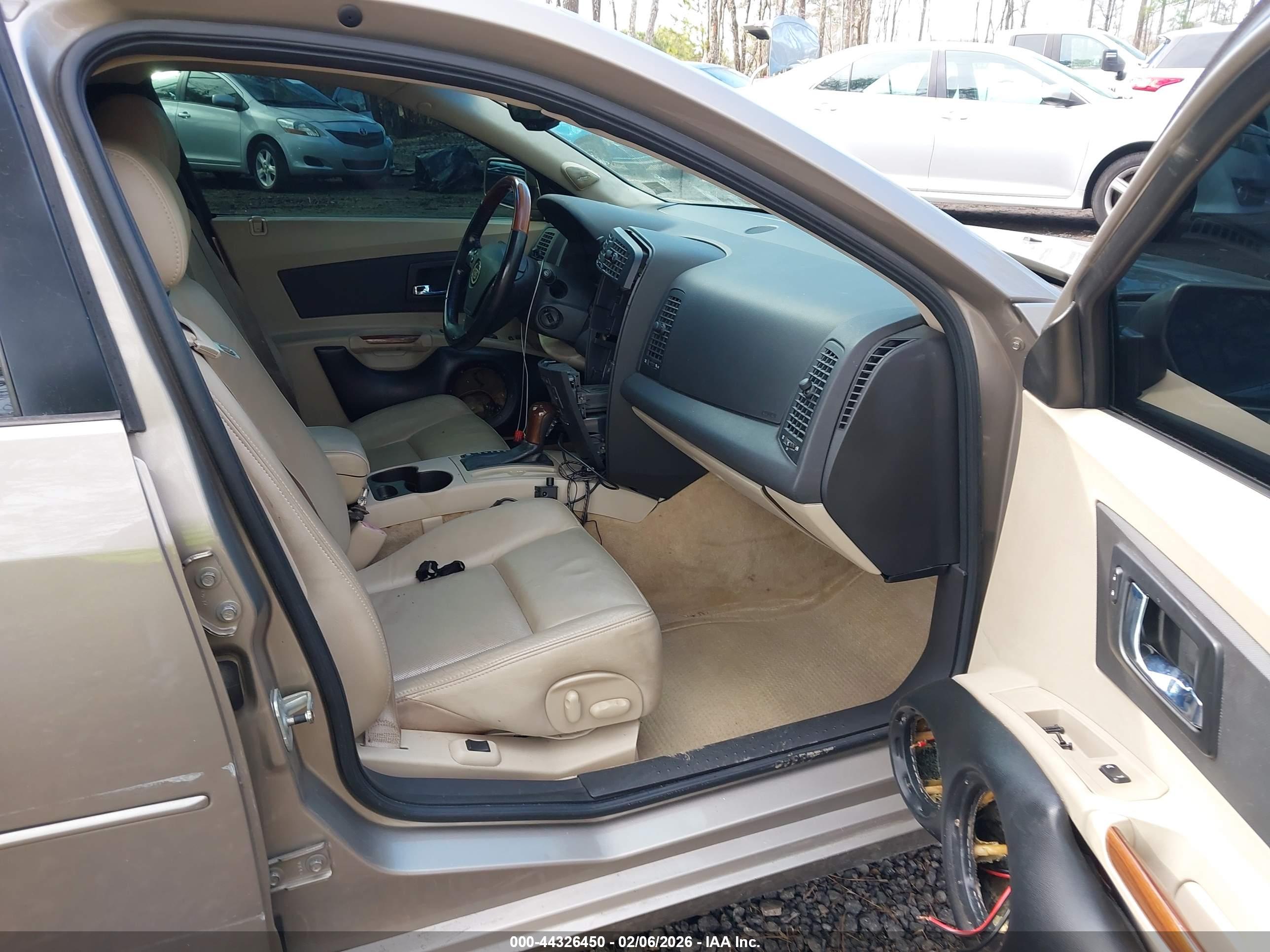 CADILLAC CTS image 5