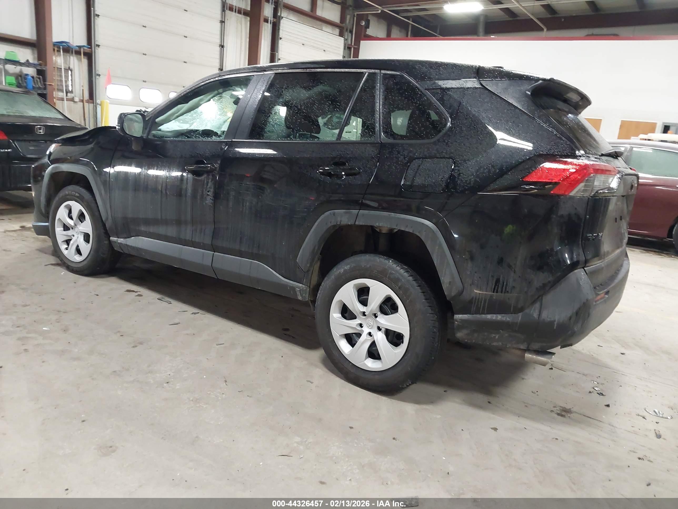 TOYOTA RAV4 image 3
