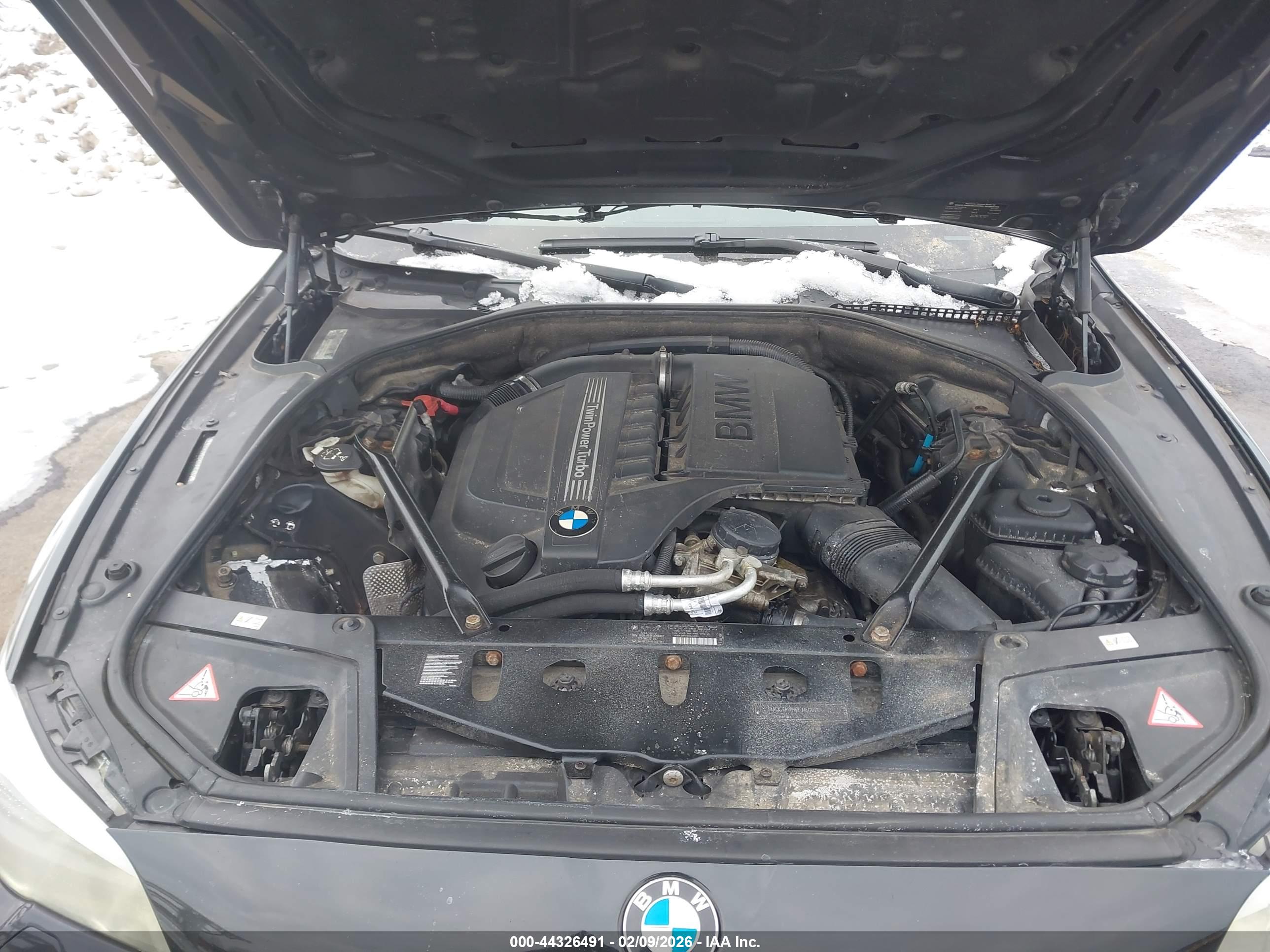 BMW 535I image 10