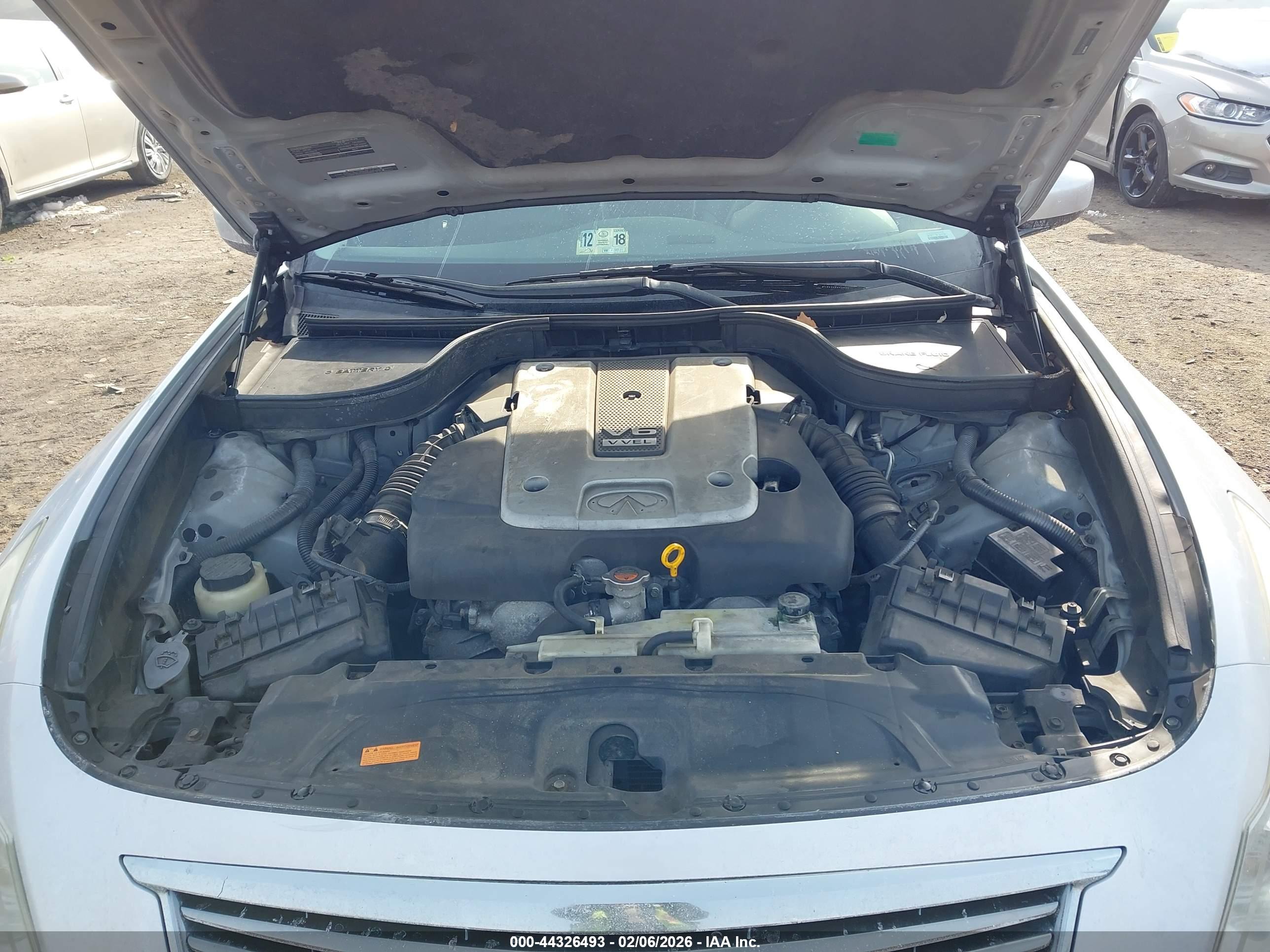 INFINITI Q40 image 10