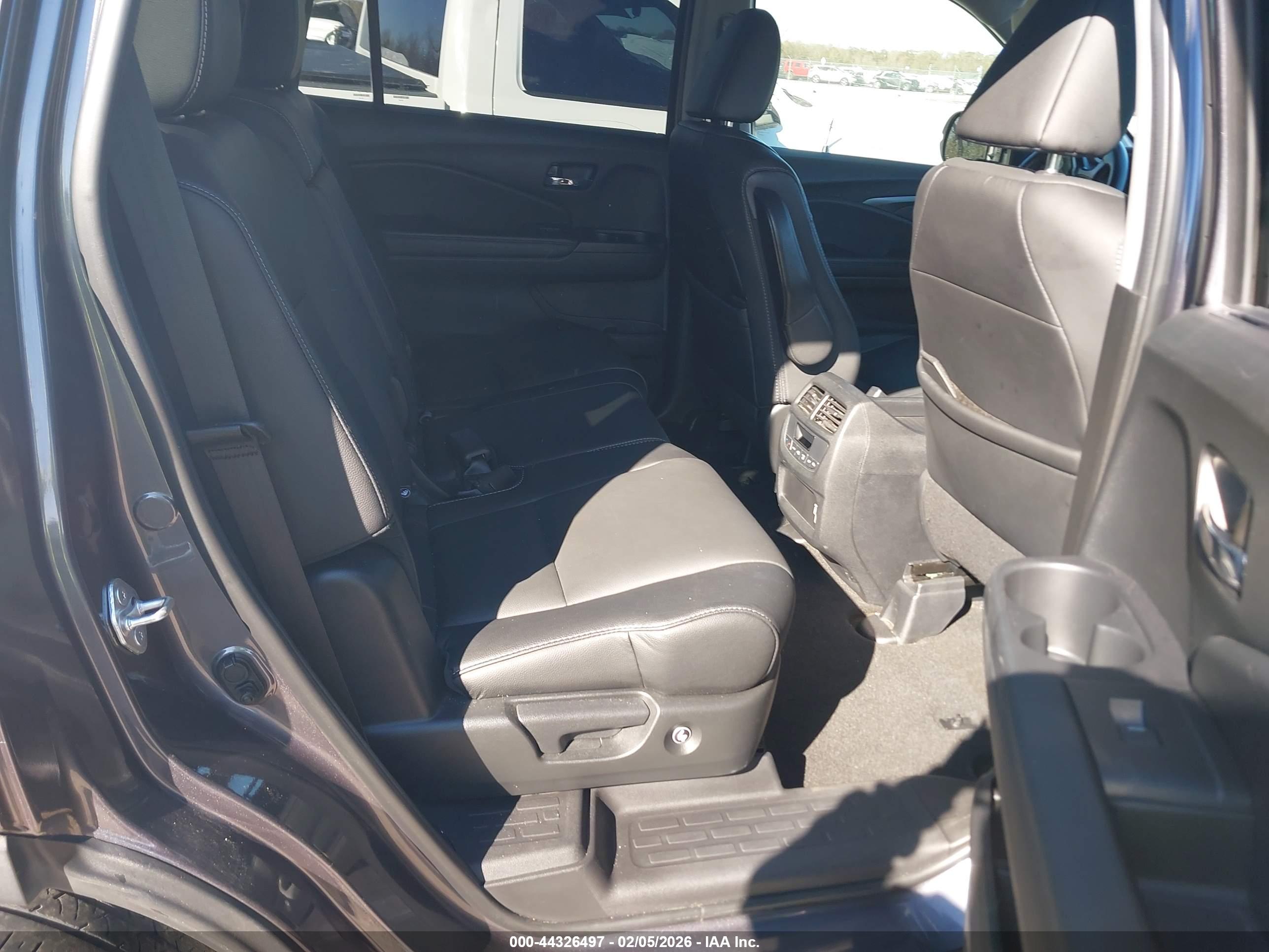 HONDA PILOT image 8