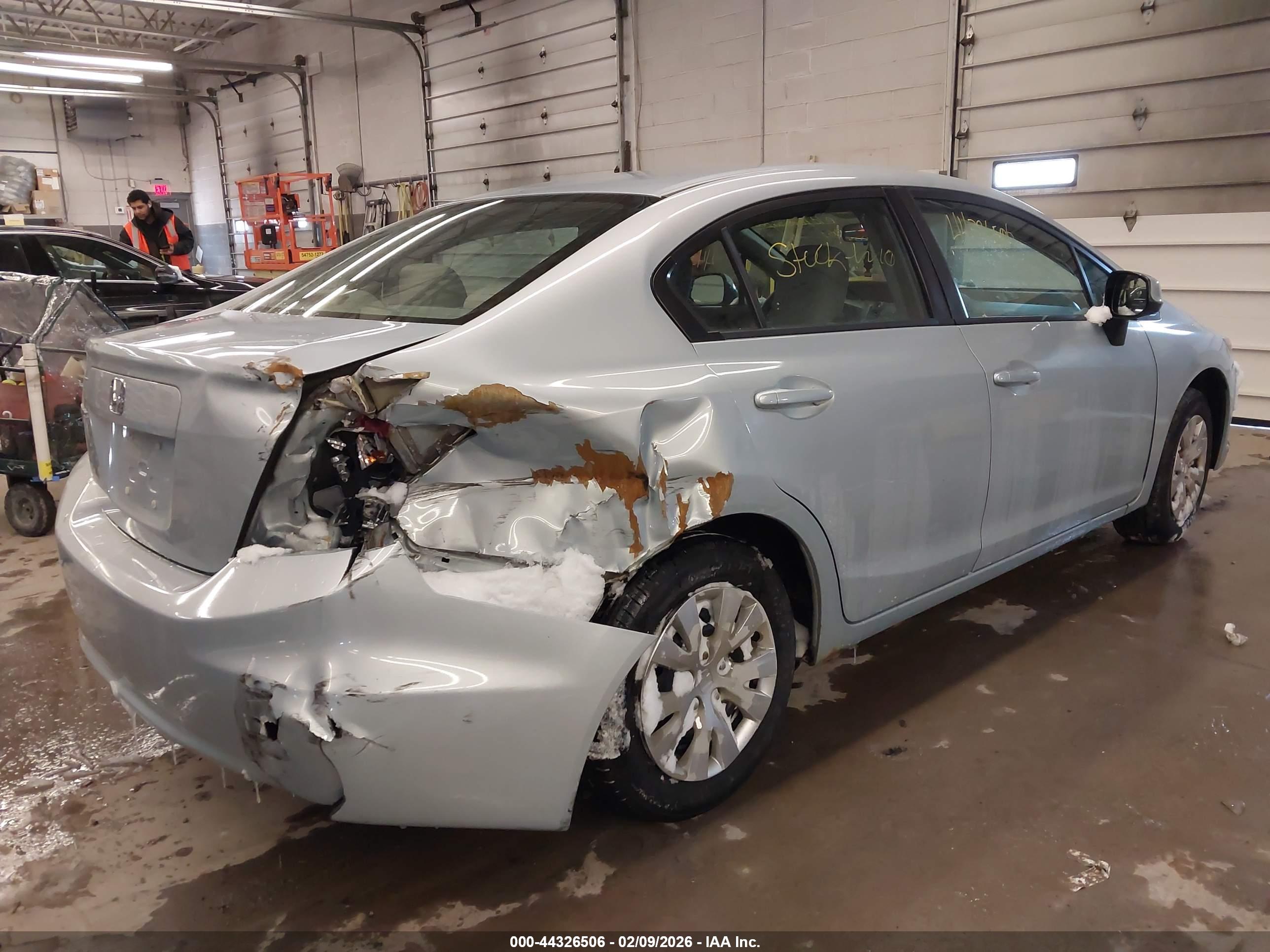 HONDA CIVIC image 4