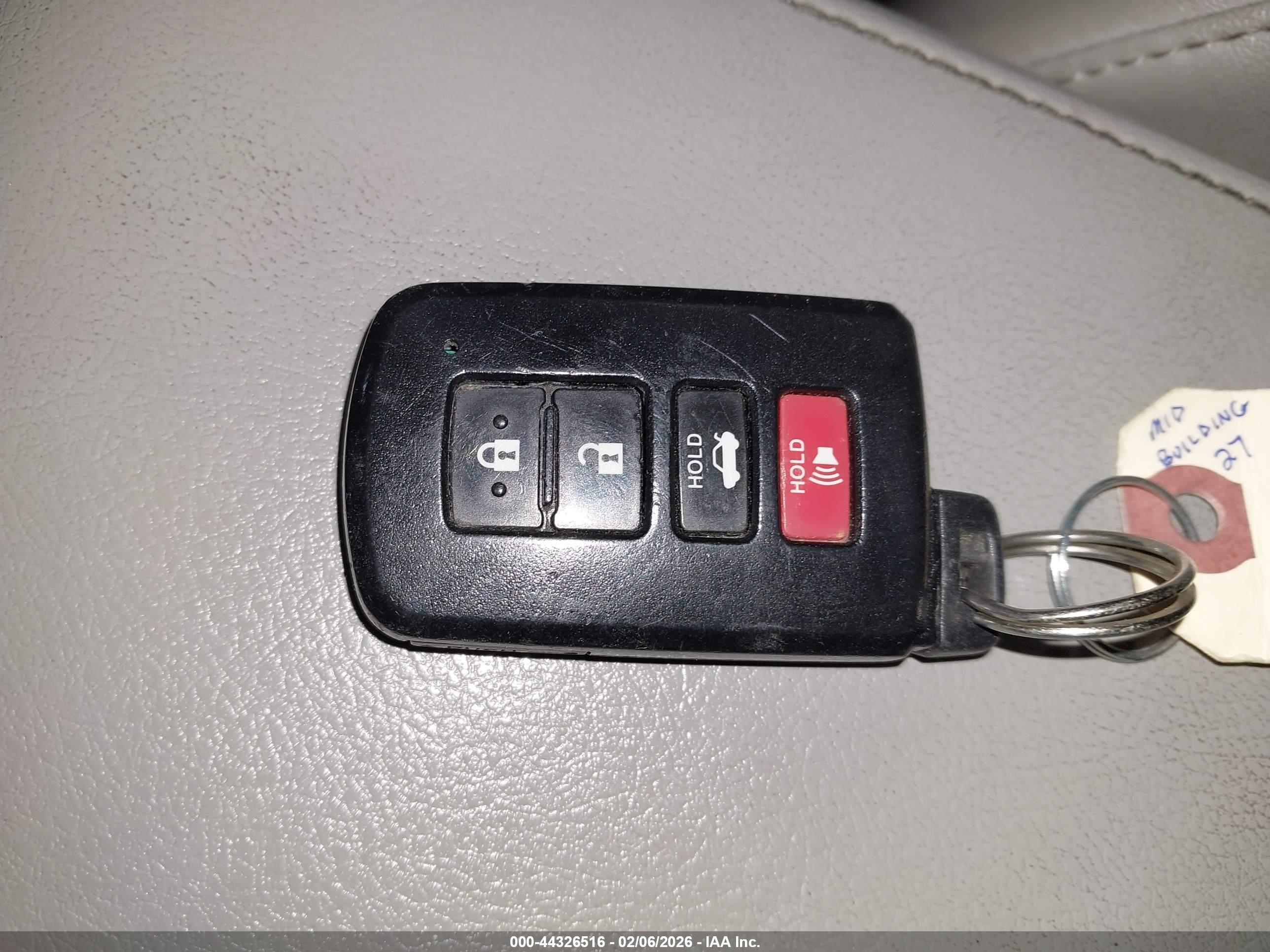 TOYOTA CAMRY image 11