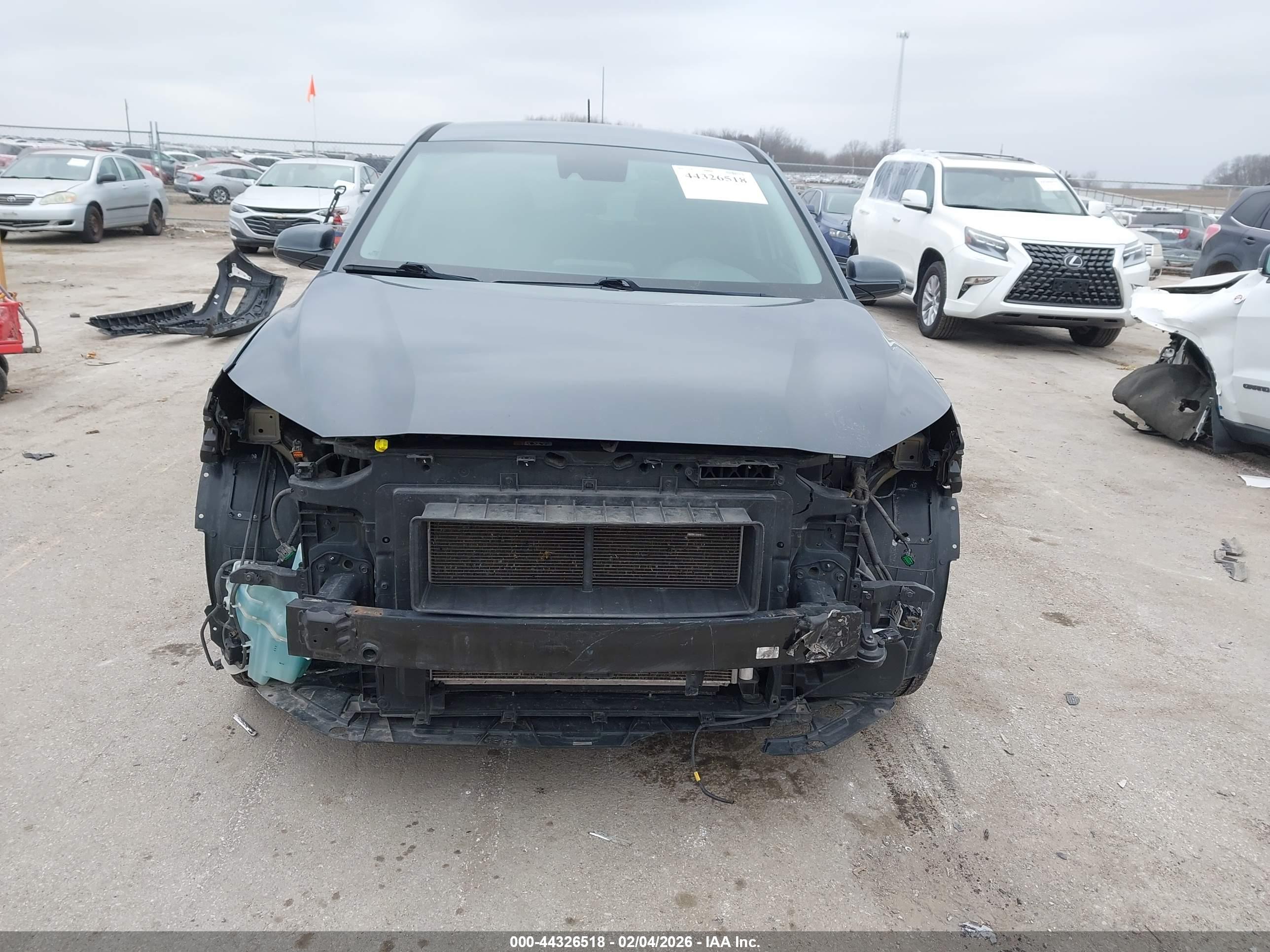HYUNDAI KONA image 6