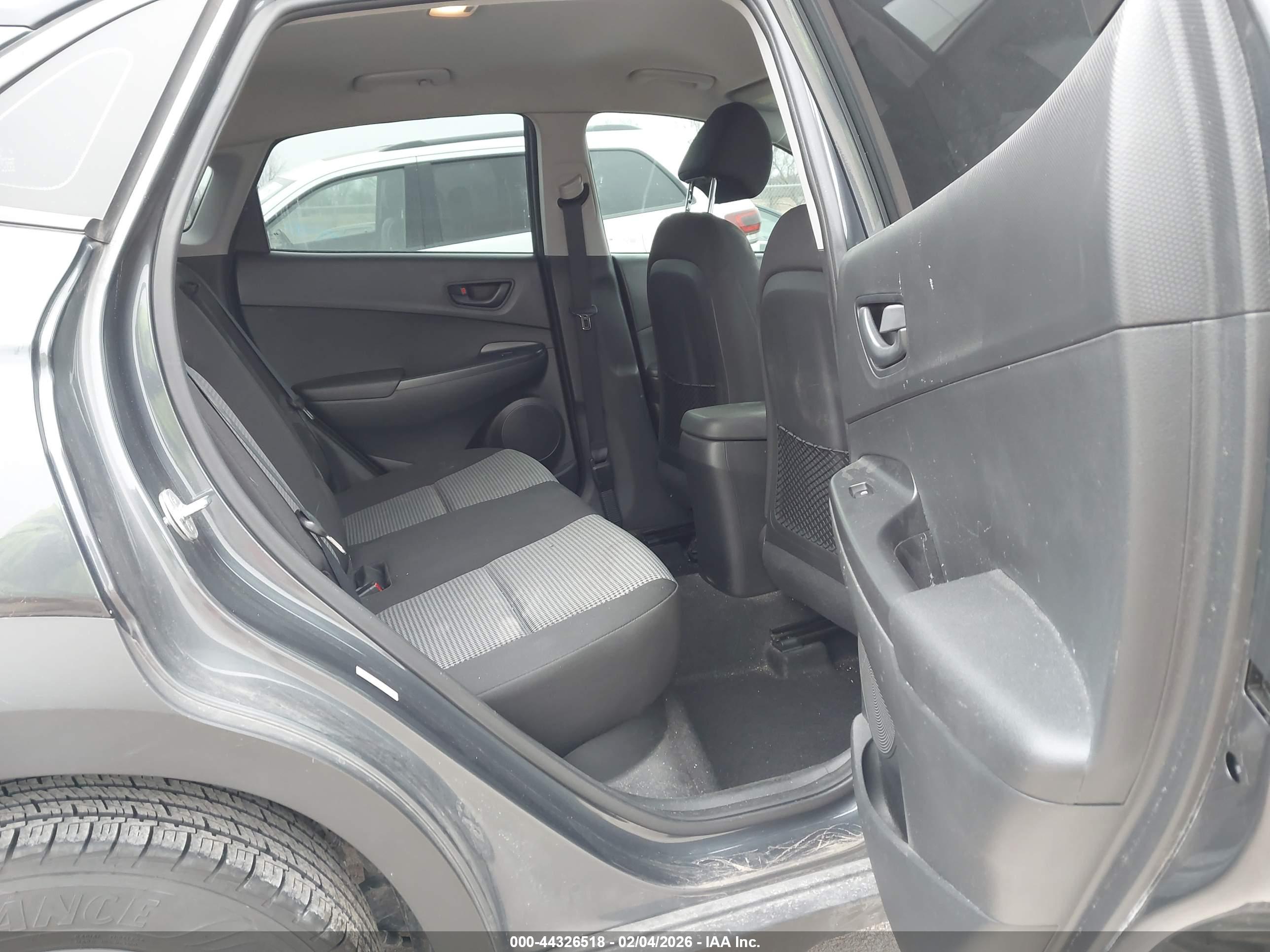 HYUNDAI KONA image 8