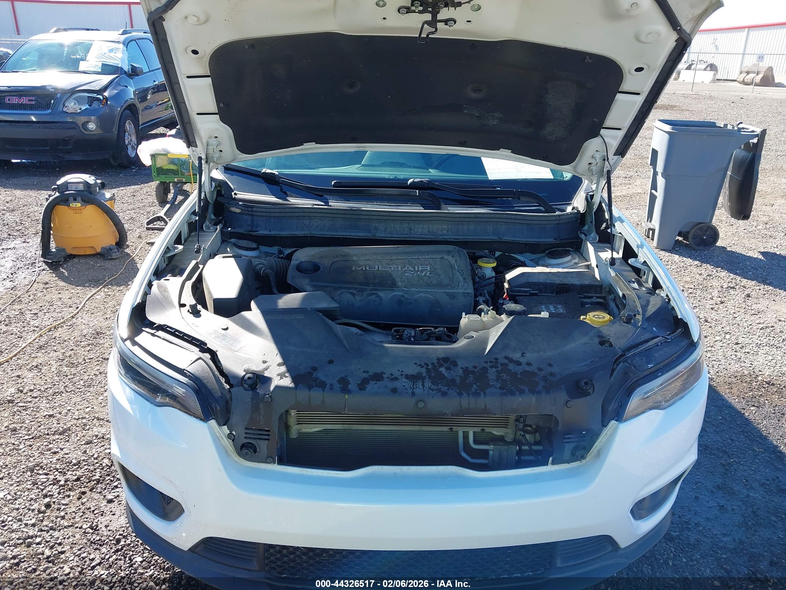 JEEP CHEROKEE image 10