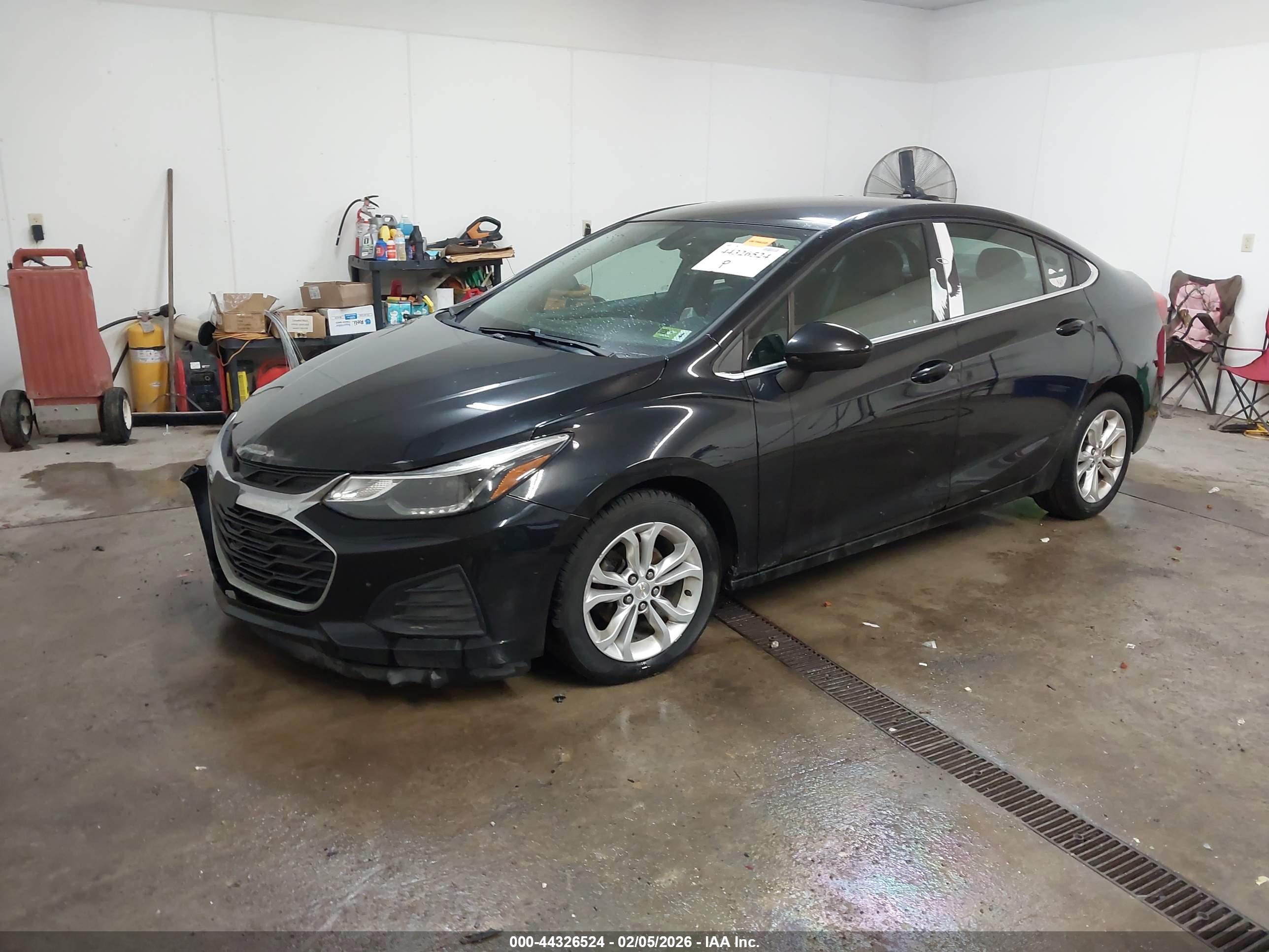 CHEVROLET CRUZE image 2