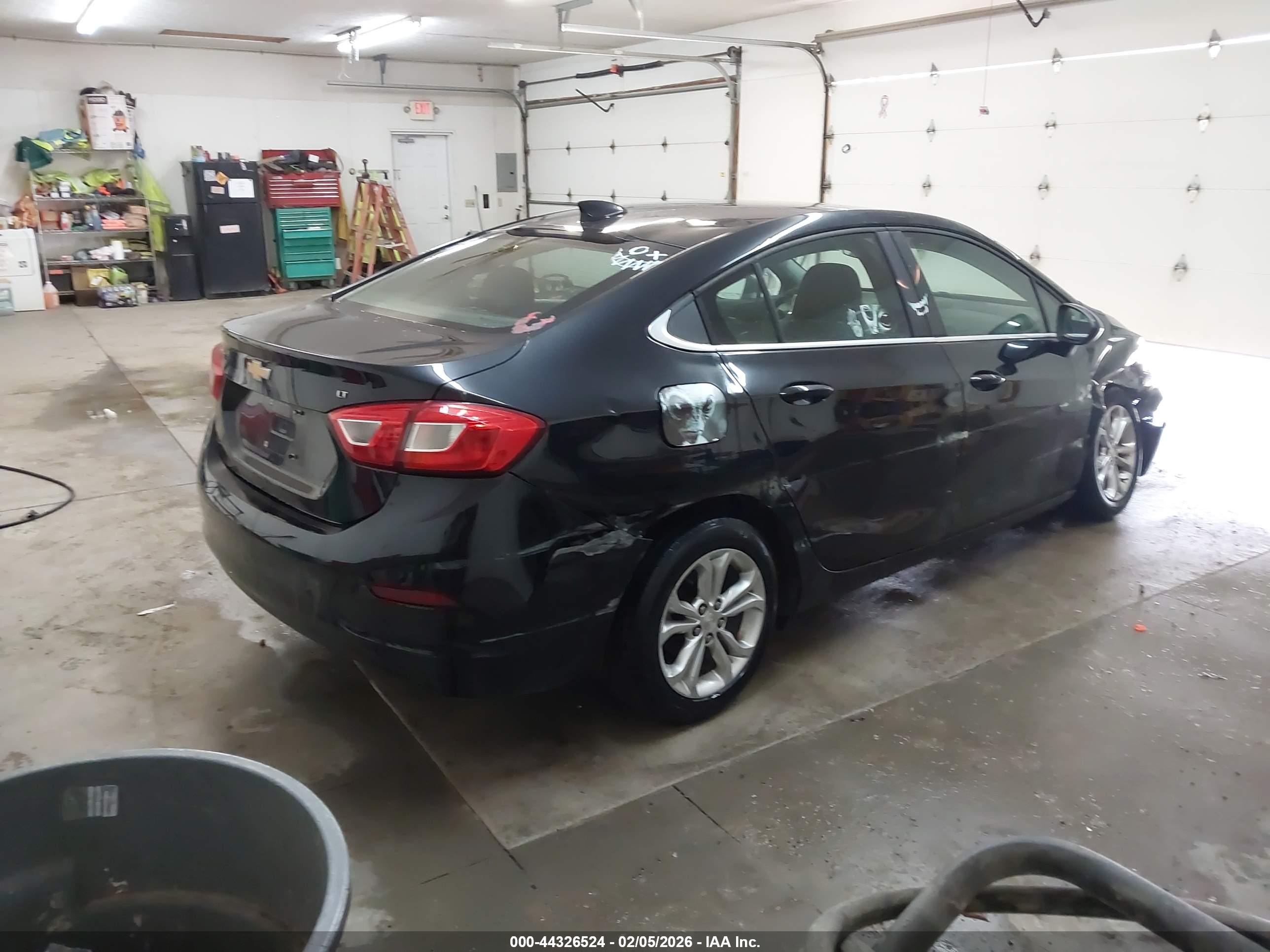 CHEVROLET CRUZE image 4