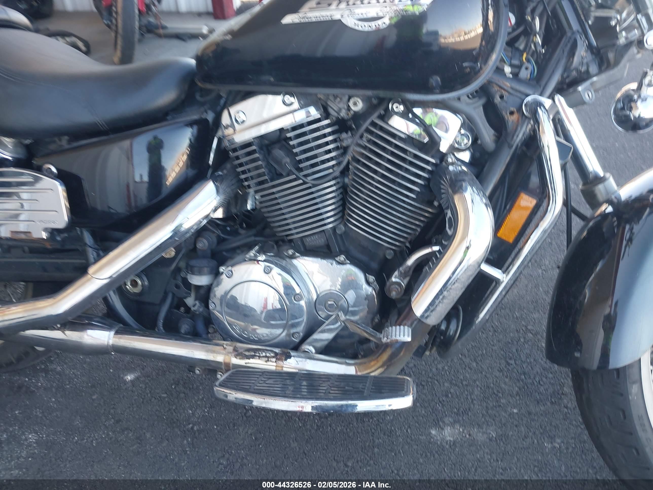 HONDA VT1100 image 8