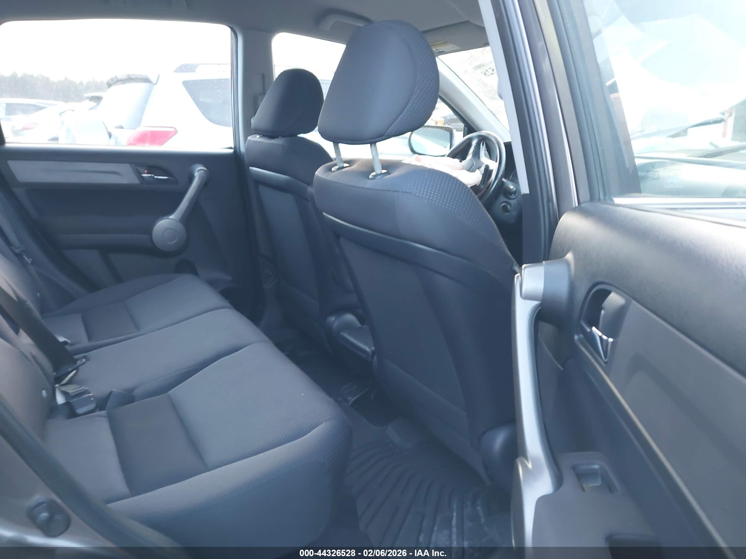 HONDA CR-V image 8