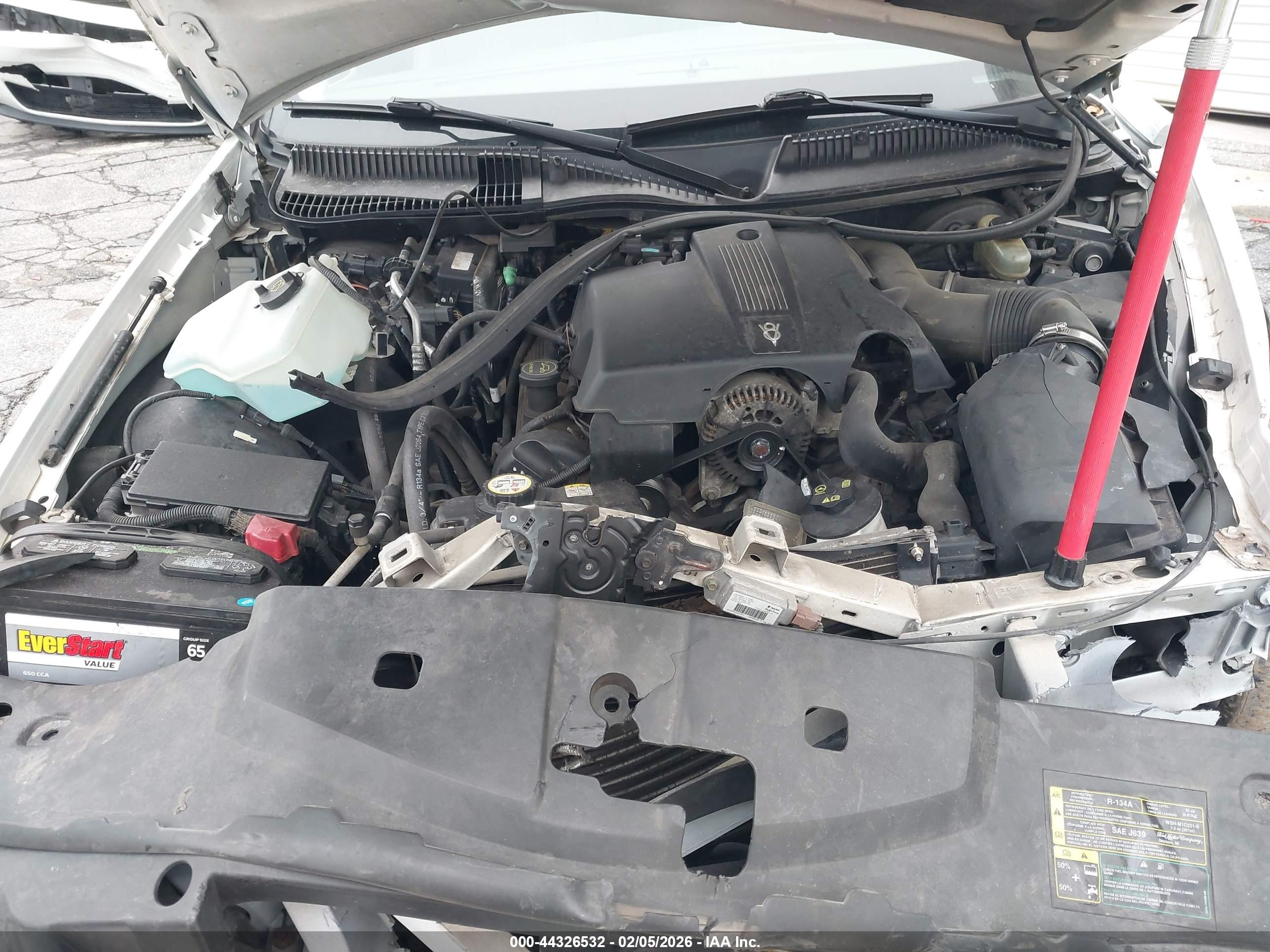 LINCOLN TOWN image 10