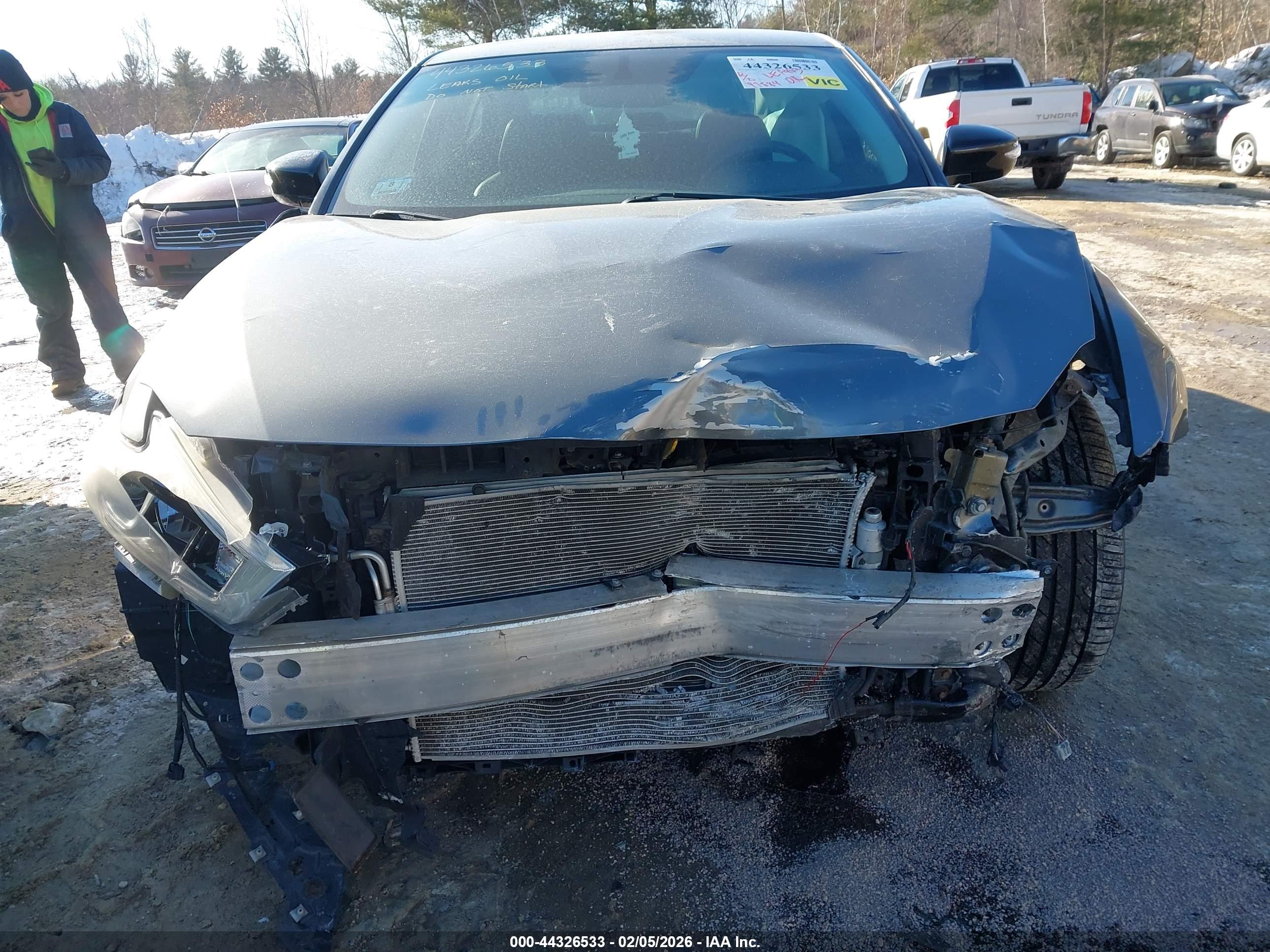 NISSAN MAXIMA image 6