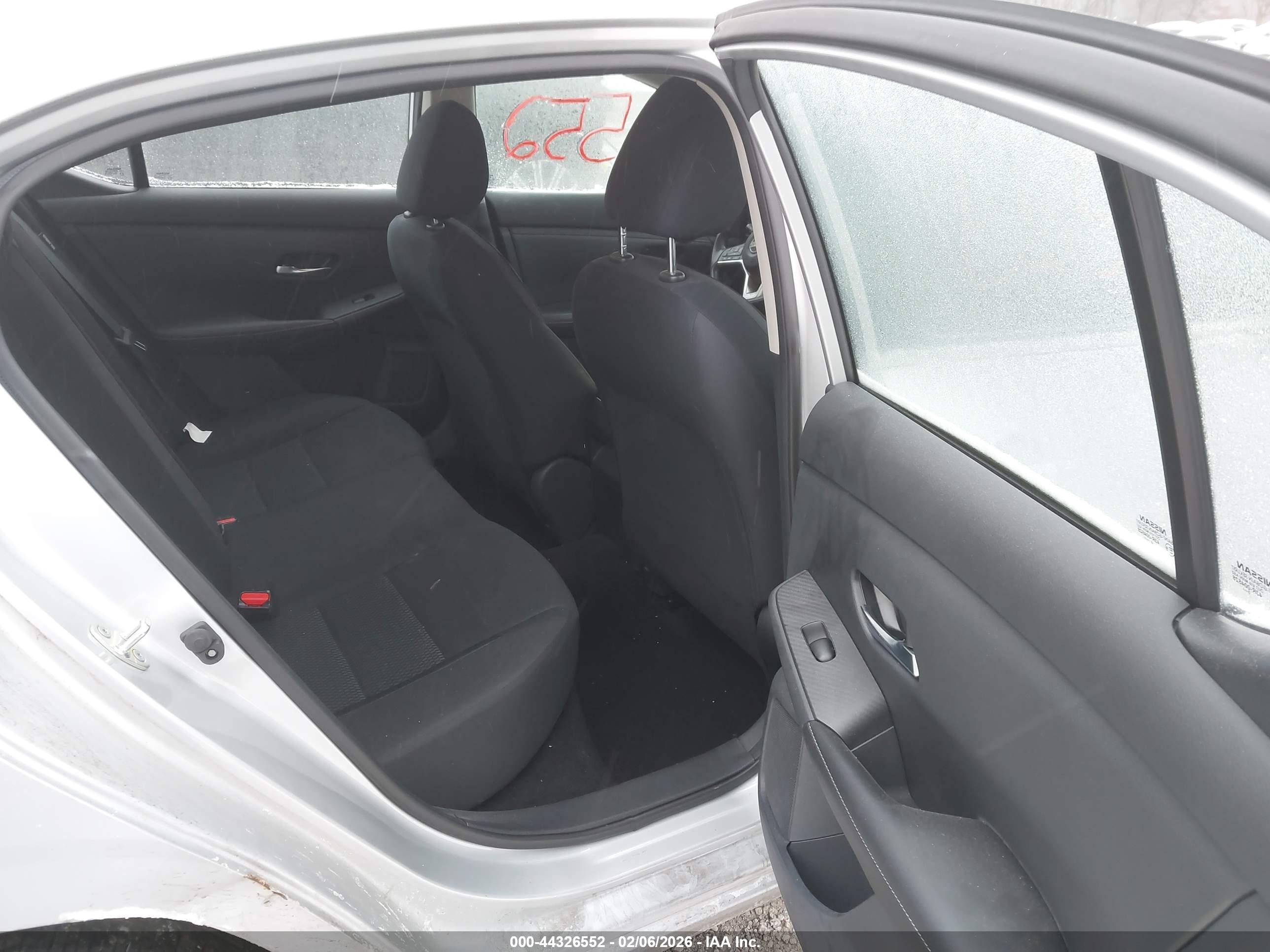 NISSAN SENTRA image 8