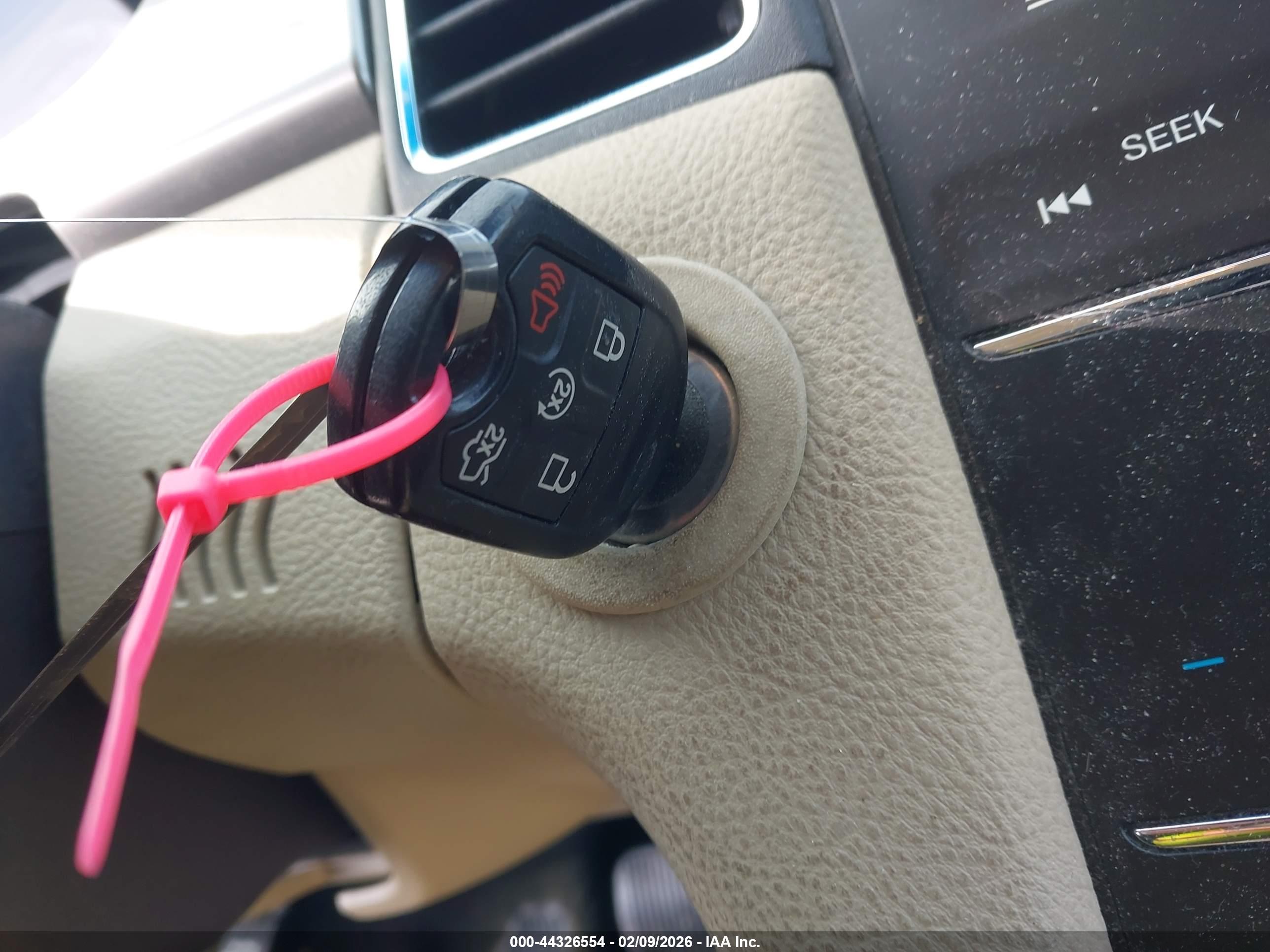 FORD TAURUS image 11