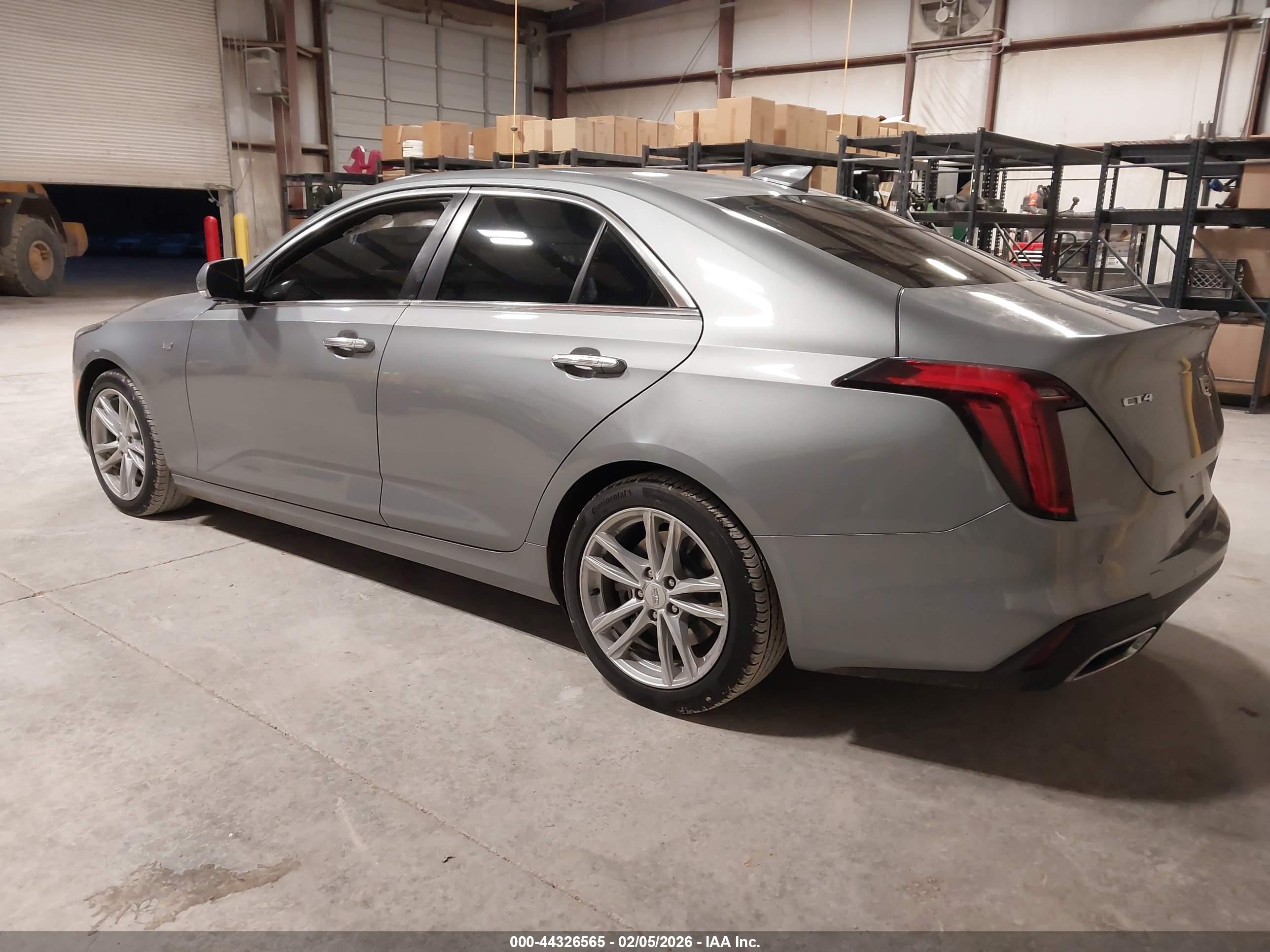 CADILLAC CT4 image 3