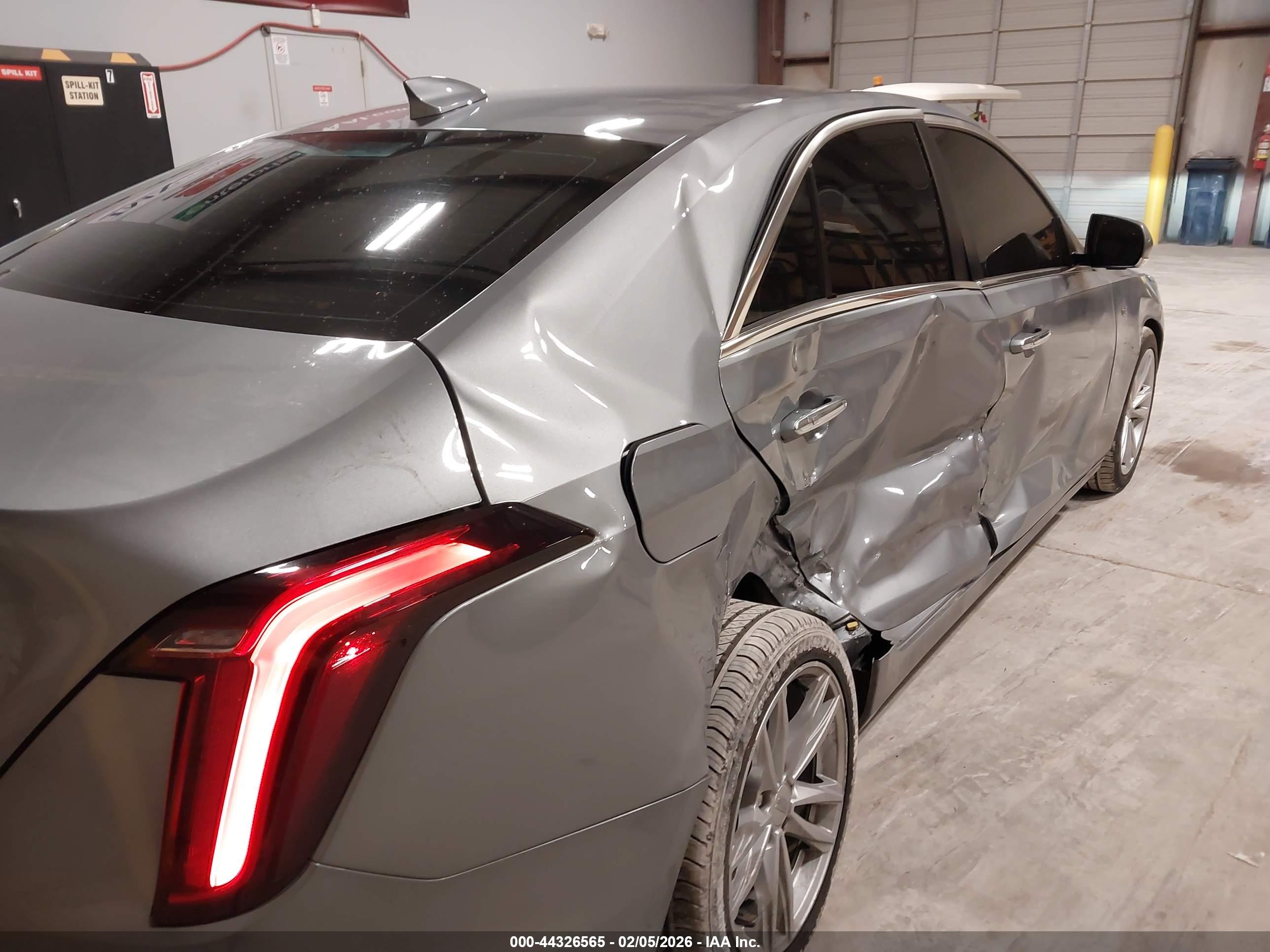 CADILLAC CT4 image 6