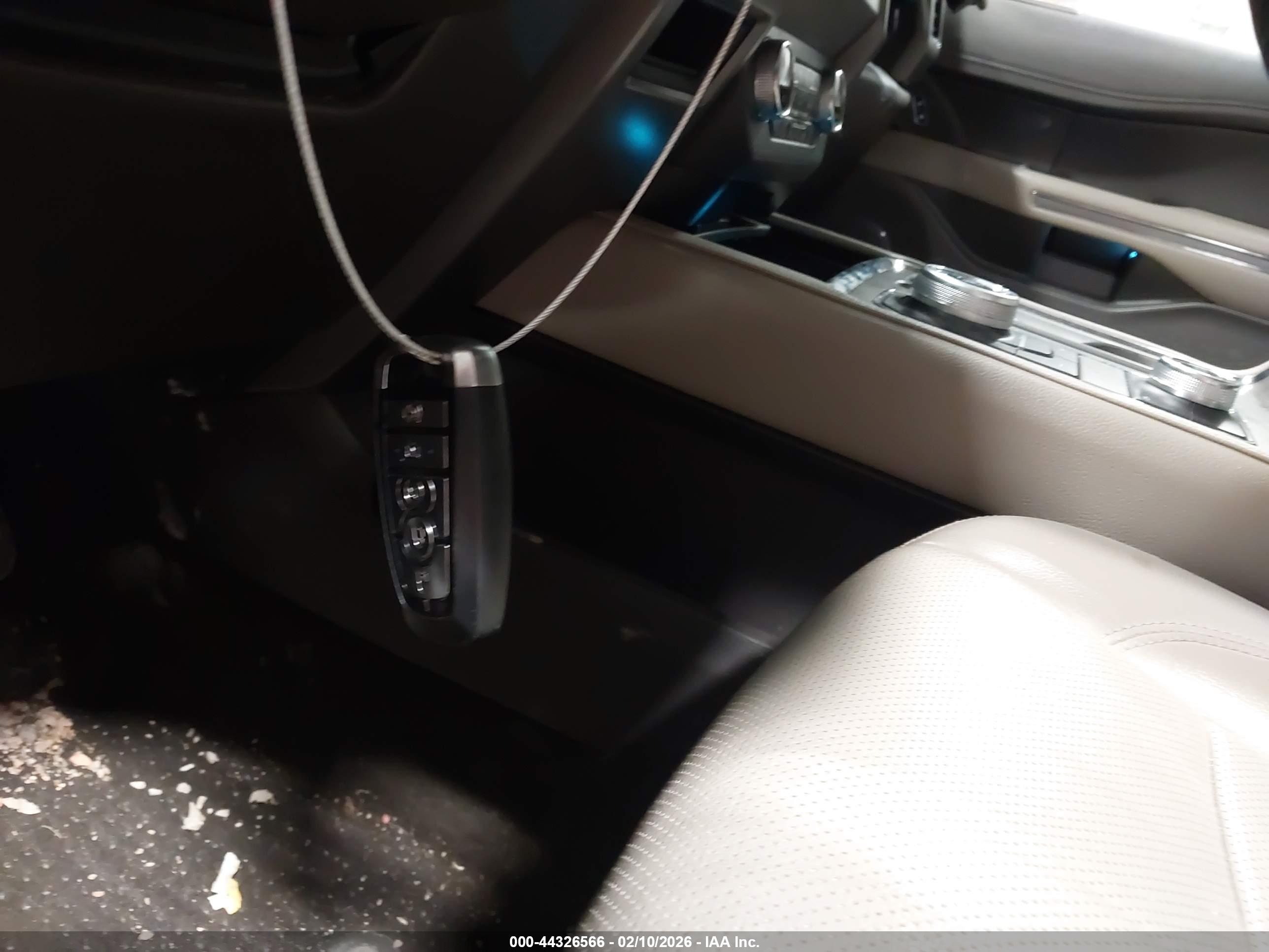 FORD EXPEDITION image 11