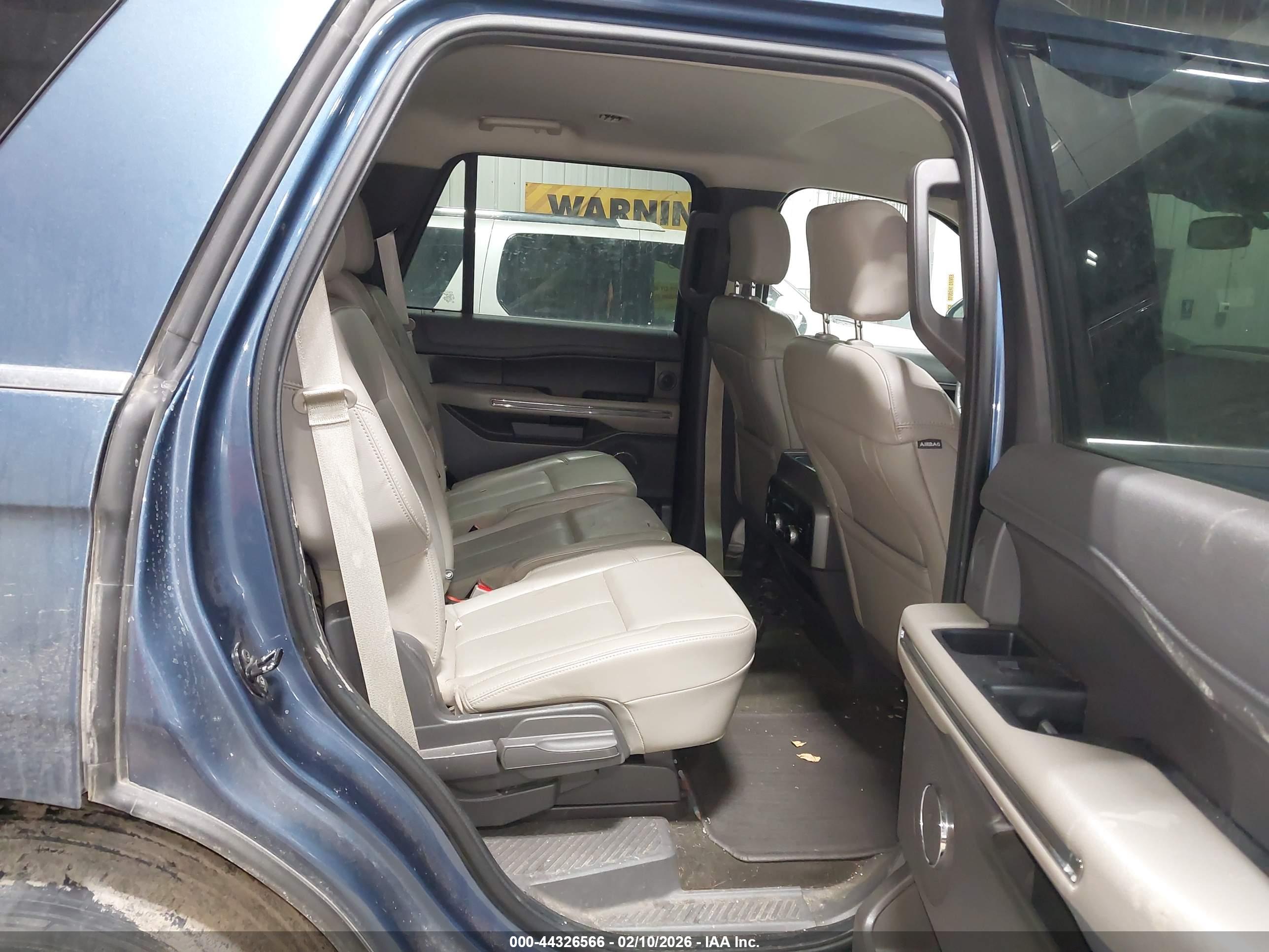 FORD EXPEDITION image 8