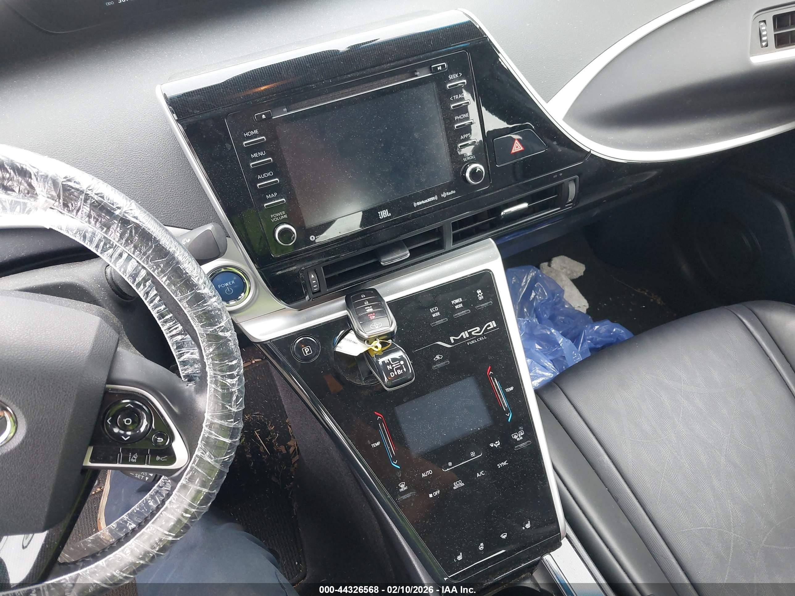 TOYOTA MIRAI image 11