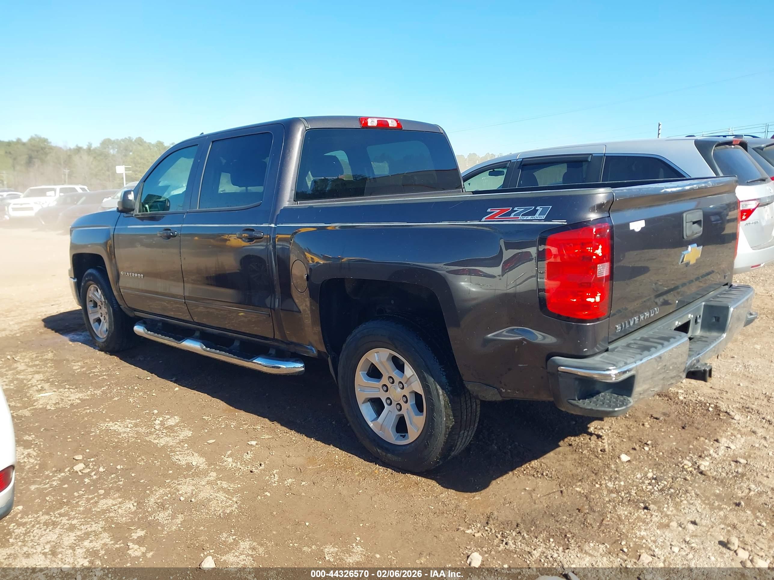 CHEVROLET SILVERADO image 3