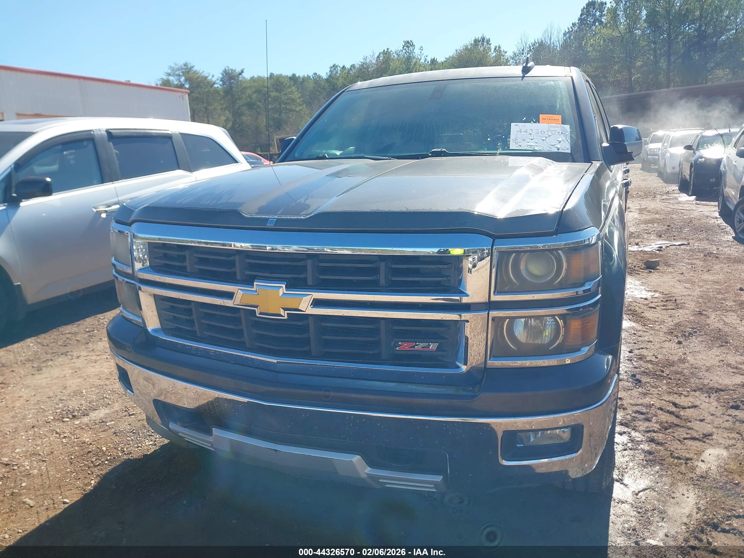 CHEVROLET SILVERADO image 6