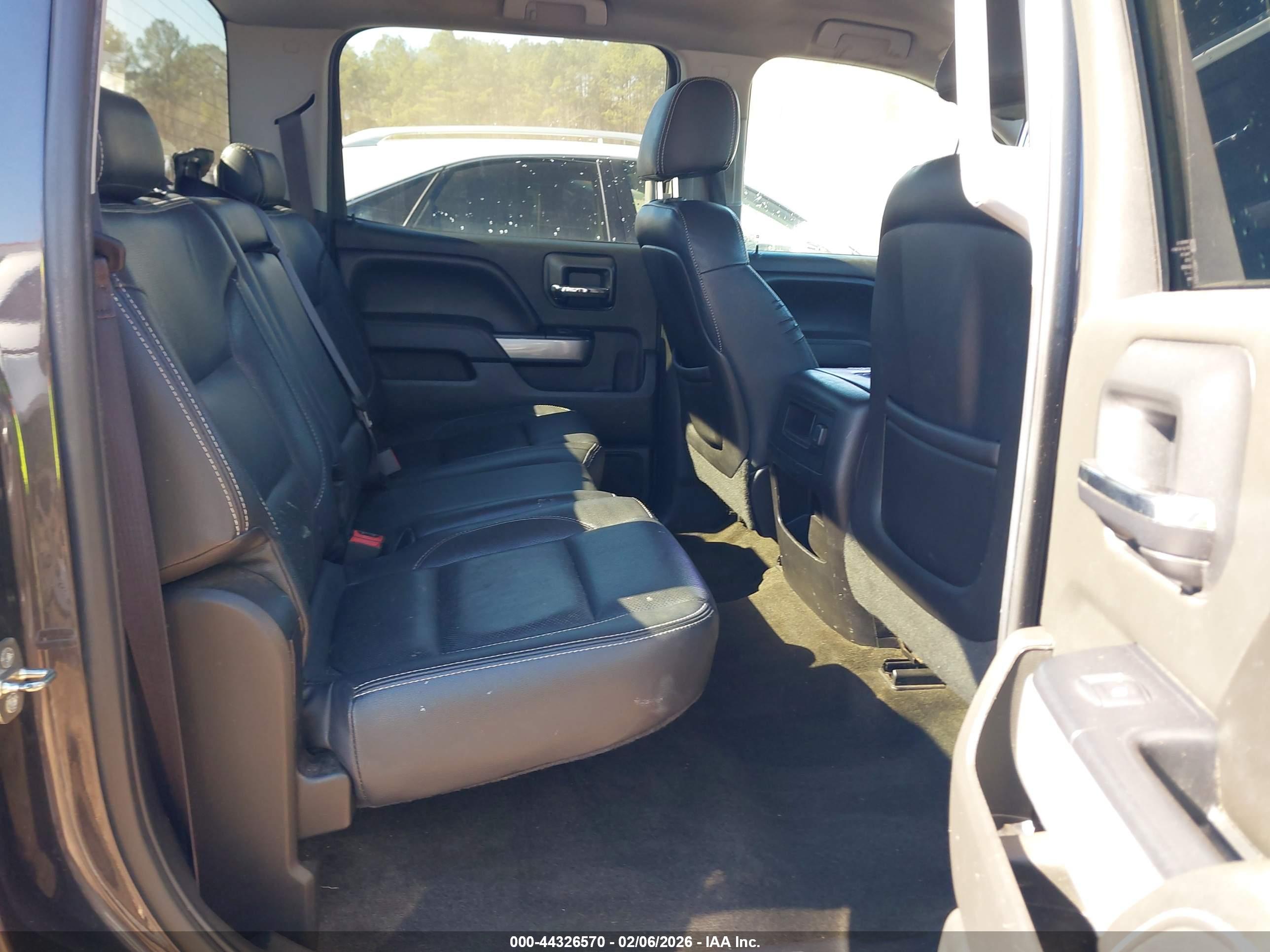 CHEVROLET SILVERADO image 8
