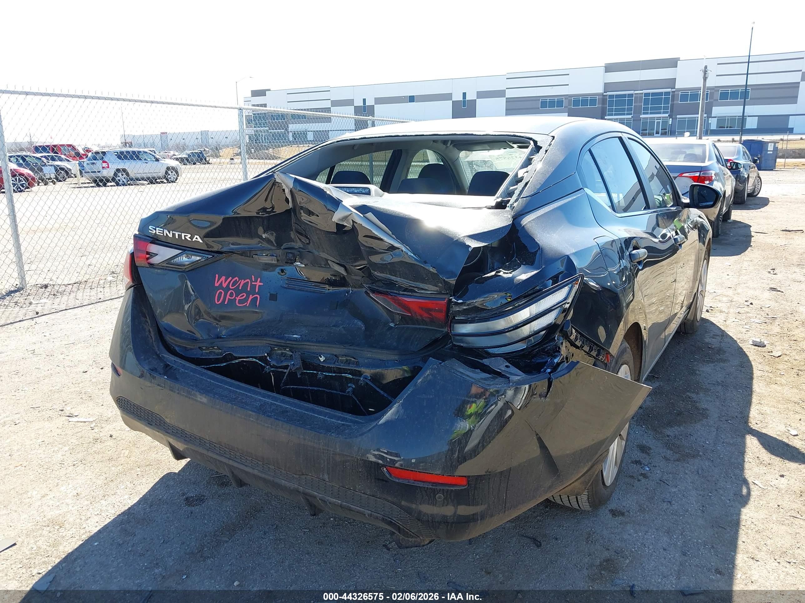 NISSAN SENTRA image 4