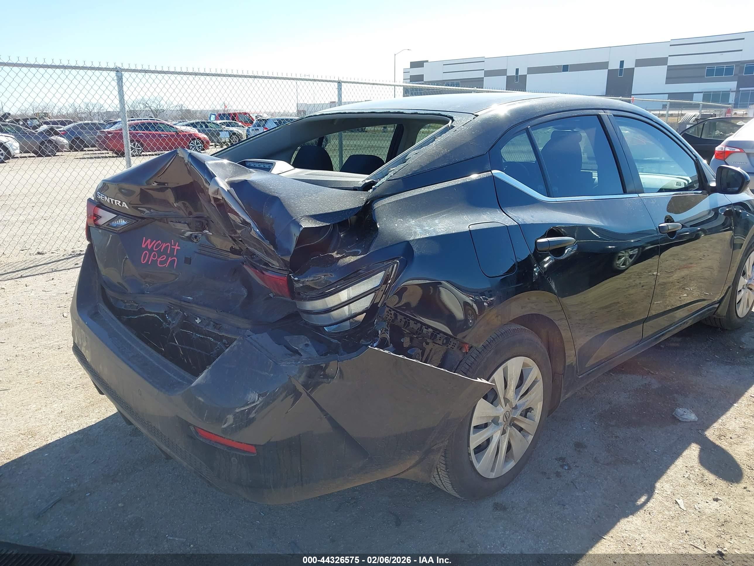 NISSAN SENTRA image 6