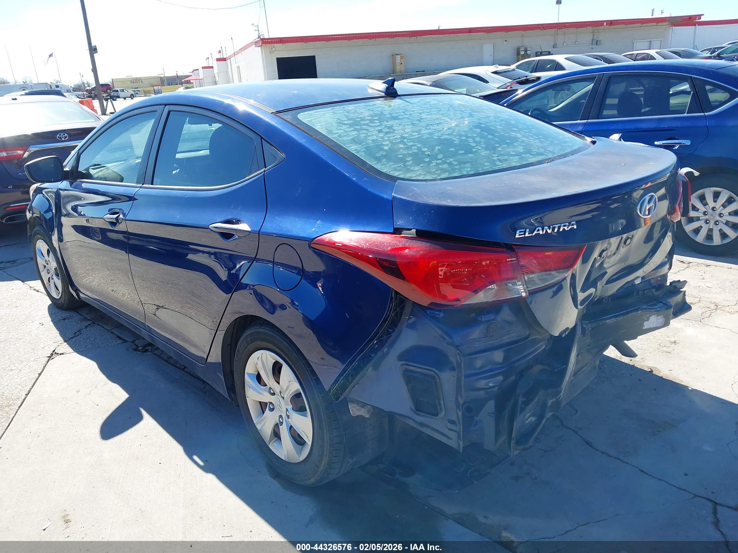 HYUNDAI ELANTRA image 3