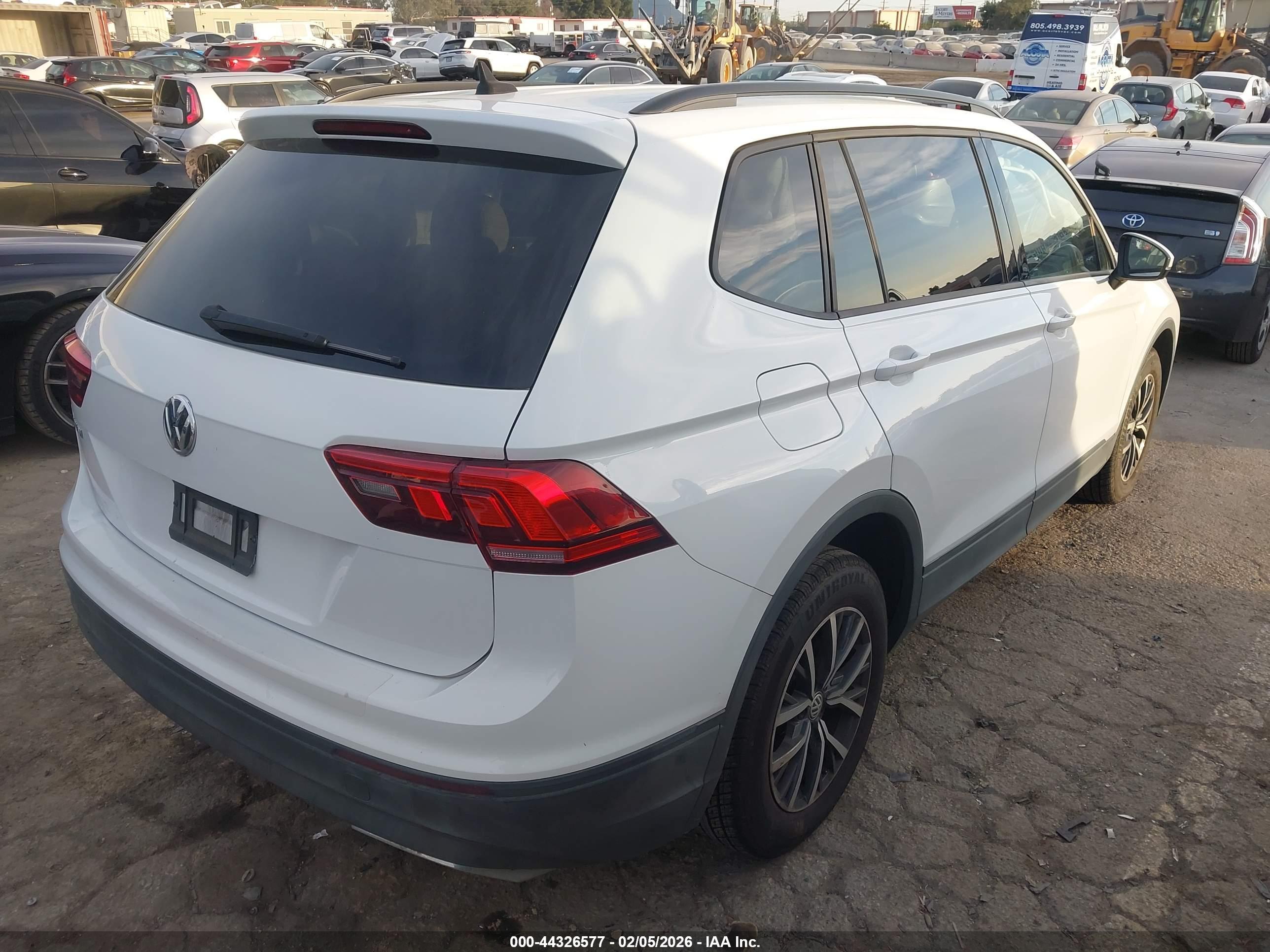 VOLKSWAGEN TIGUAN image 4