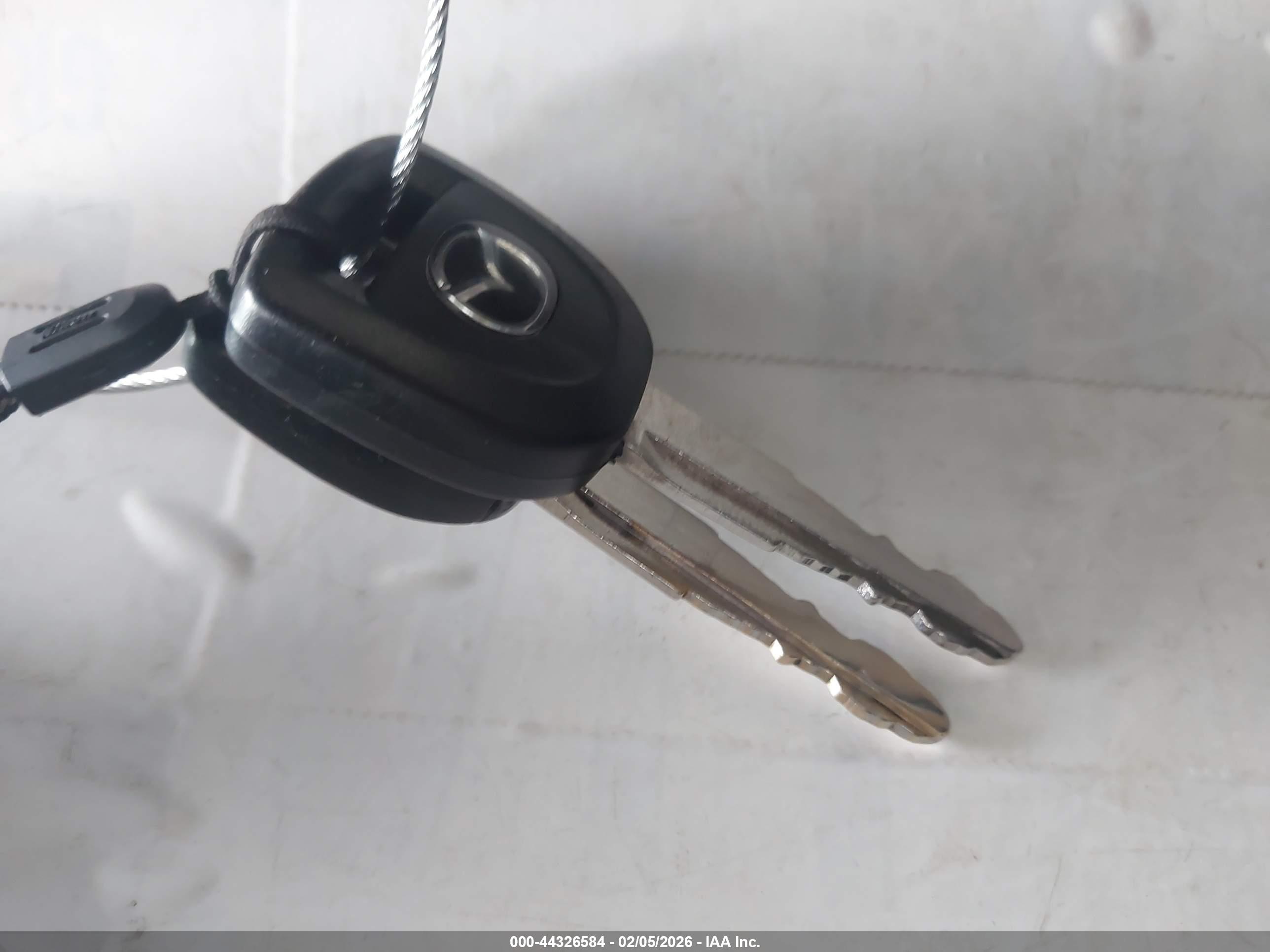 MAZDA MAZDA3 image 11