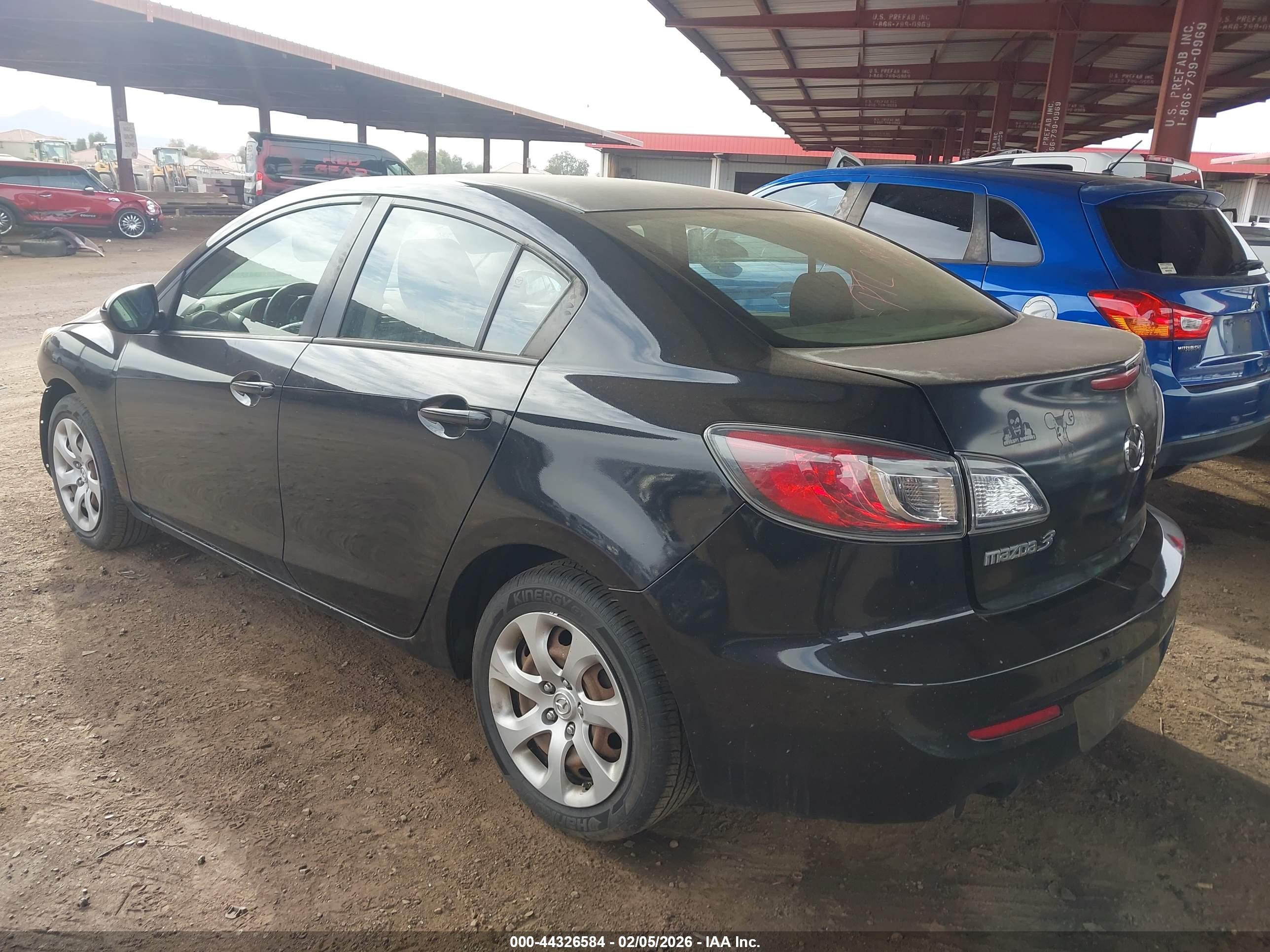 MAZDA MAZDA3 image 3