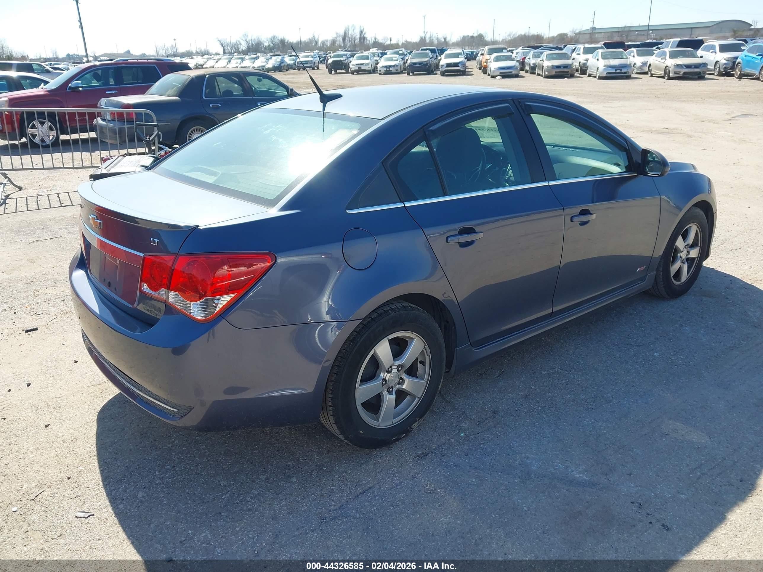 CHEVROLET CRUZE image 4