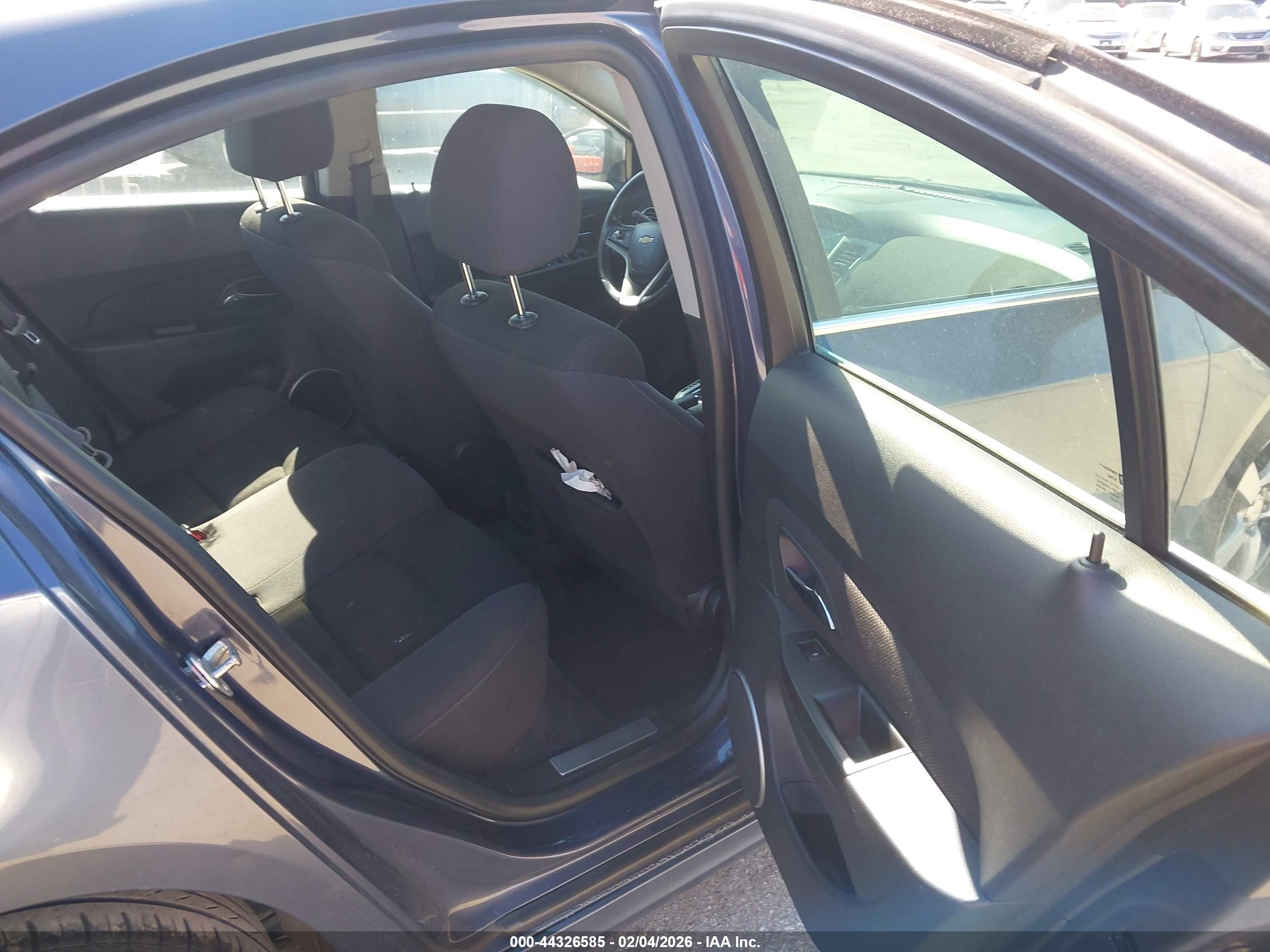 CHEVROLET CRUZE image 8