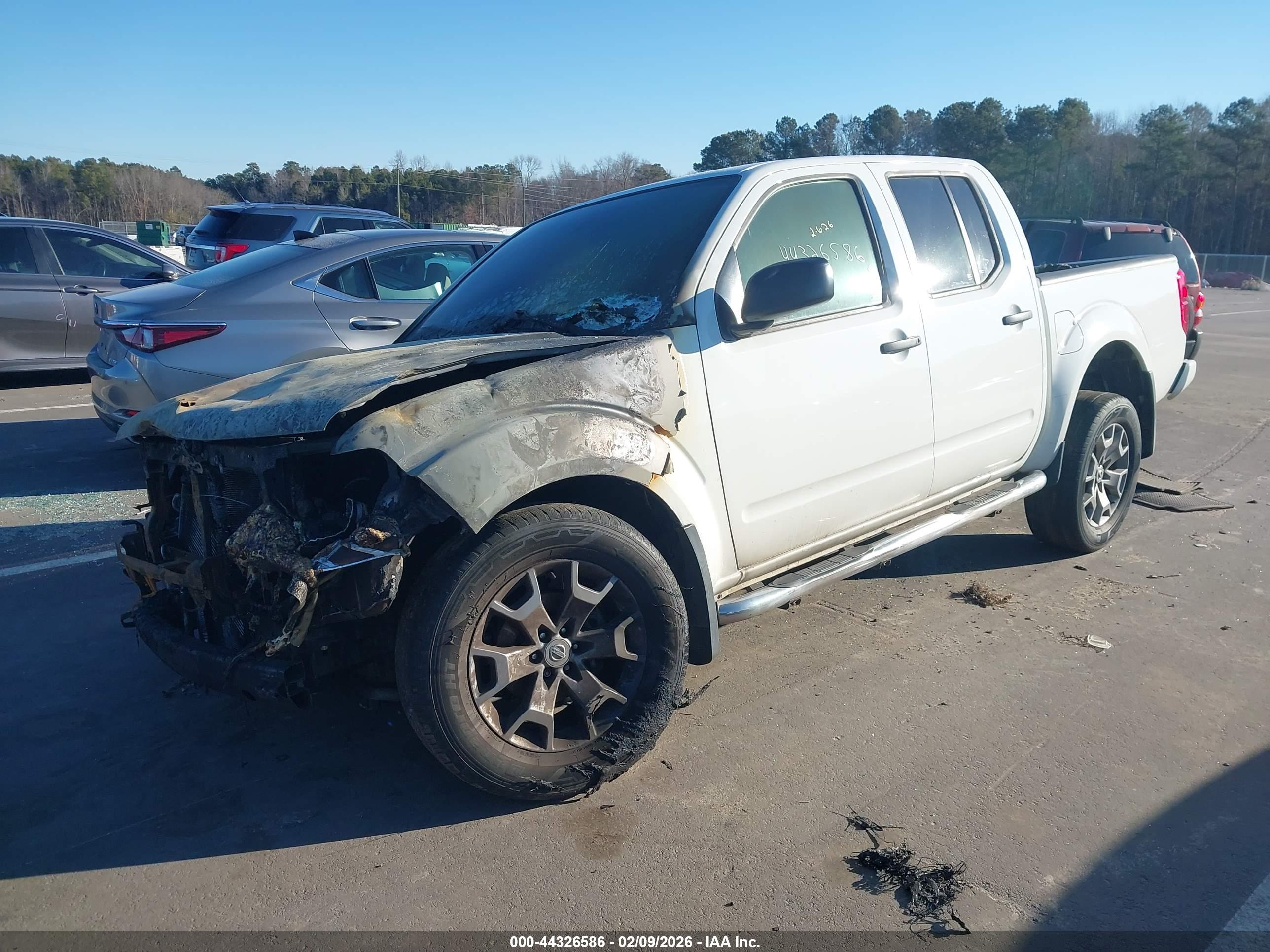 NISSAN FRONTIER image 2