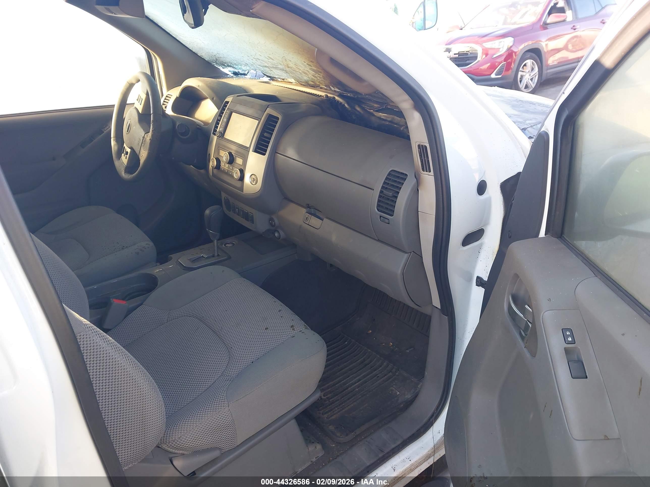 NISSAN FRONTIER image 5