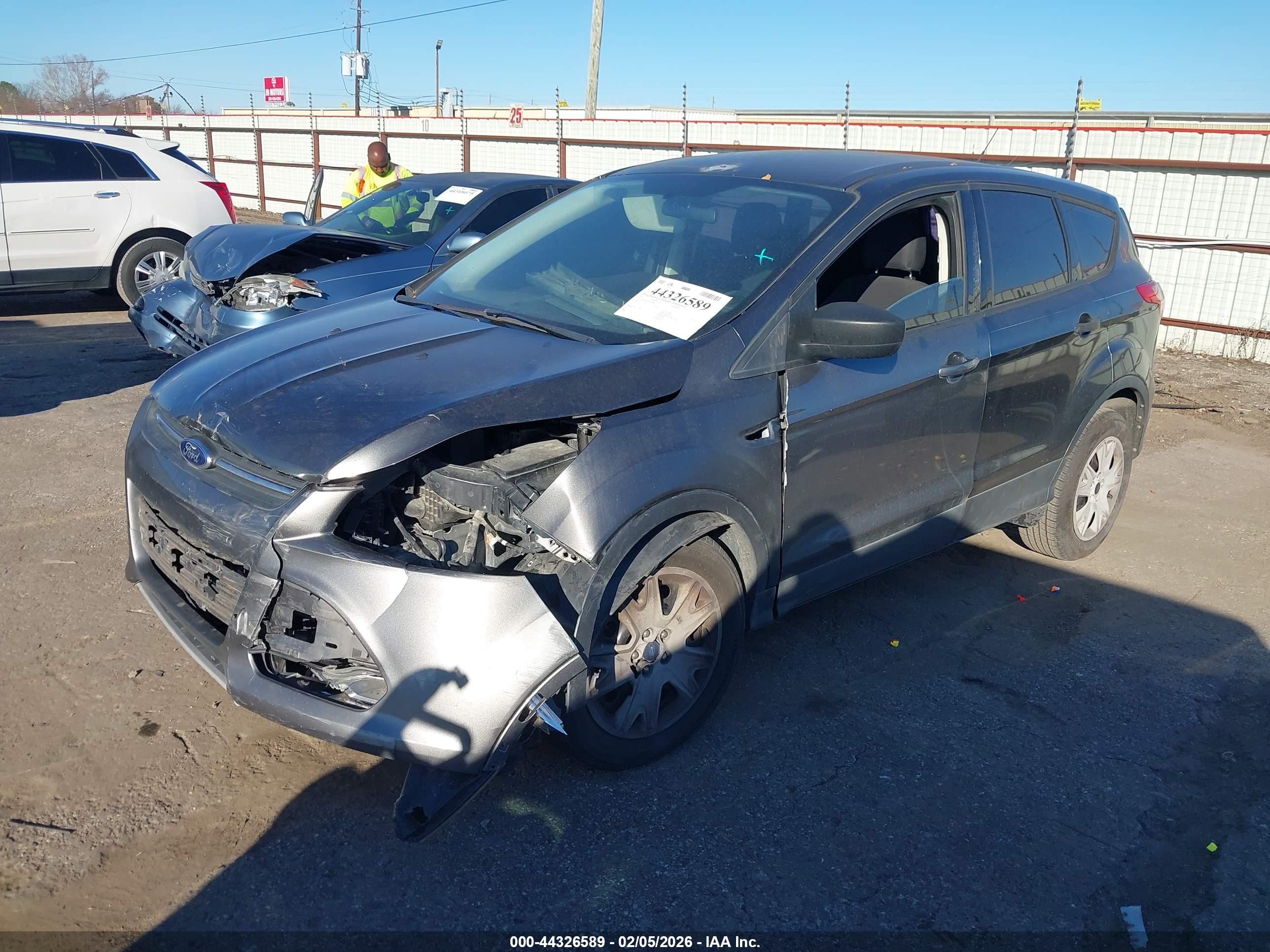 FORD ESCAPE image 2