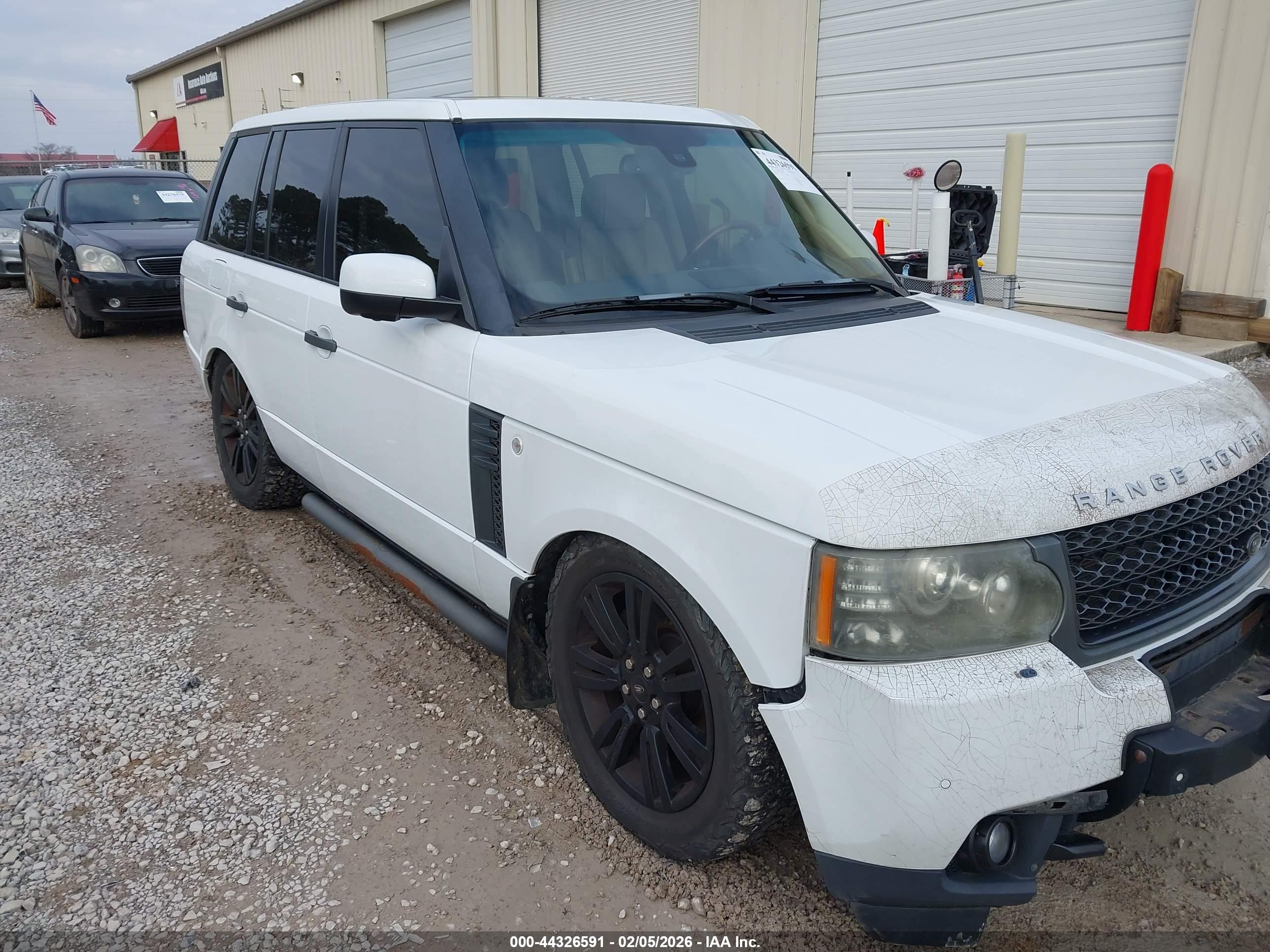 LAND ROVER image 6