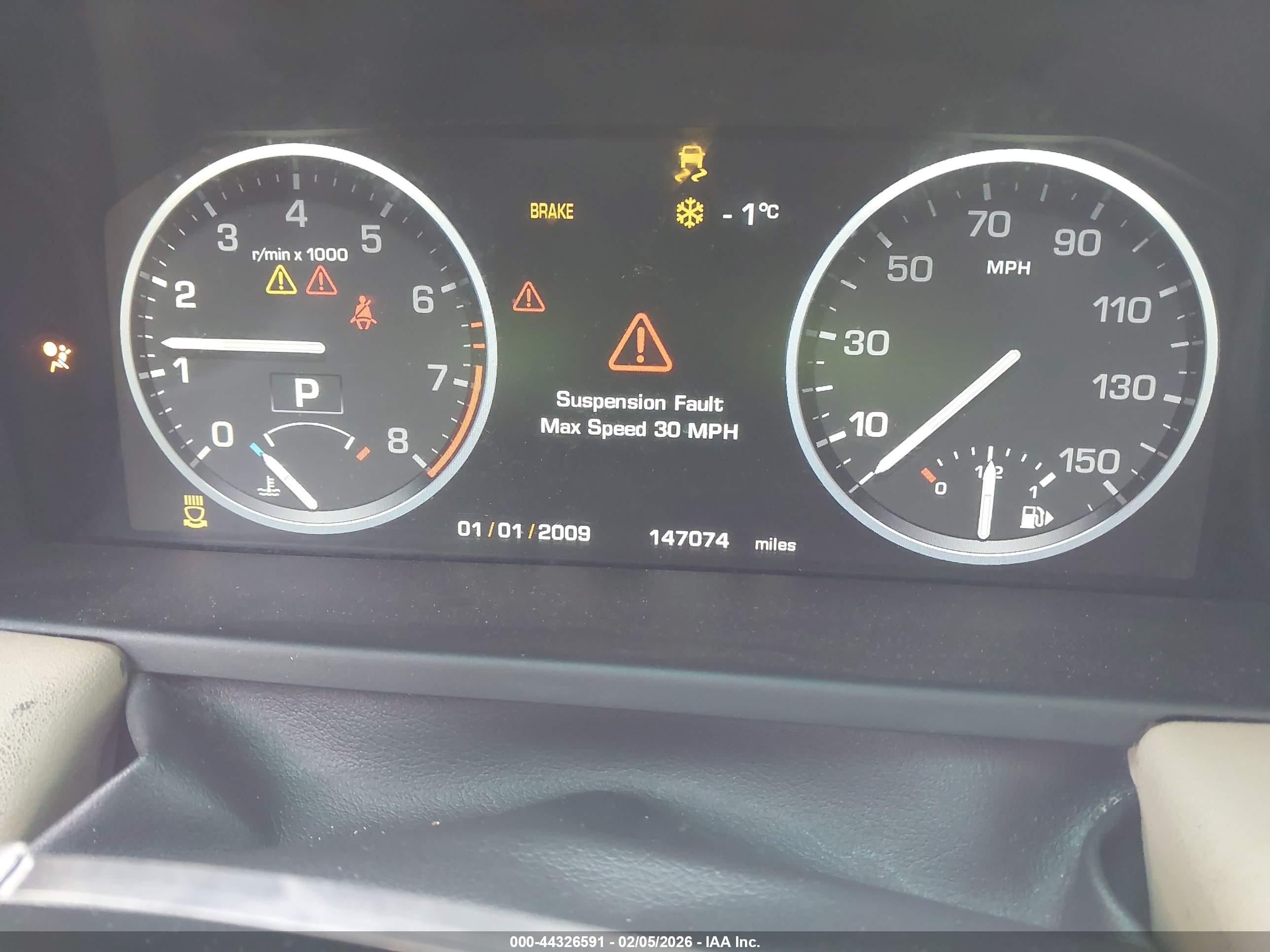 LAND ROVER image 7