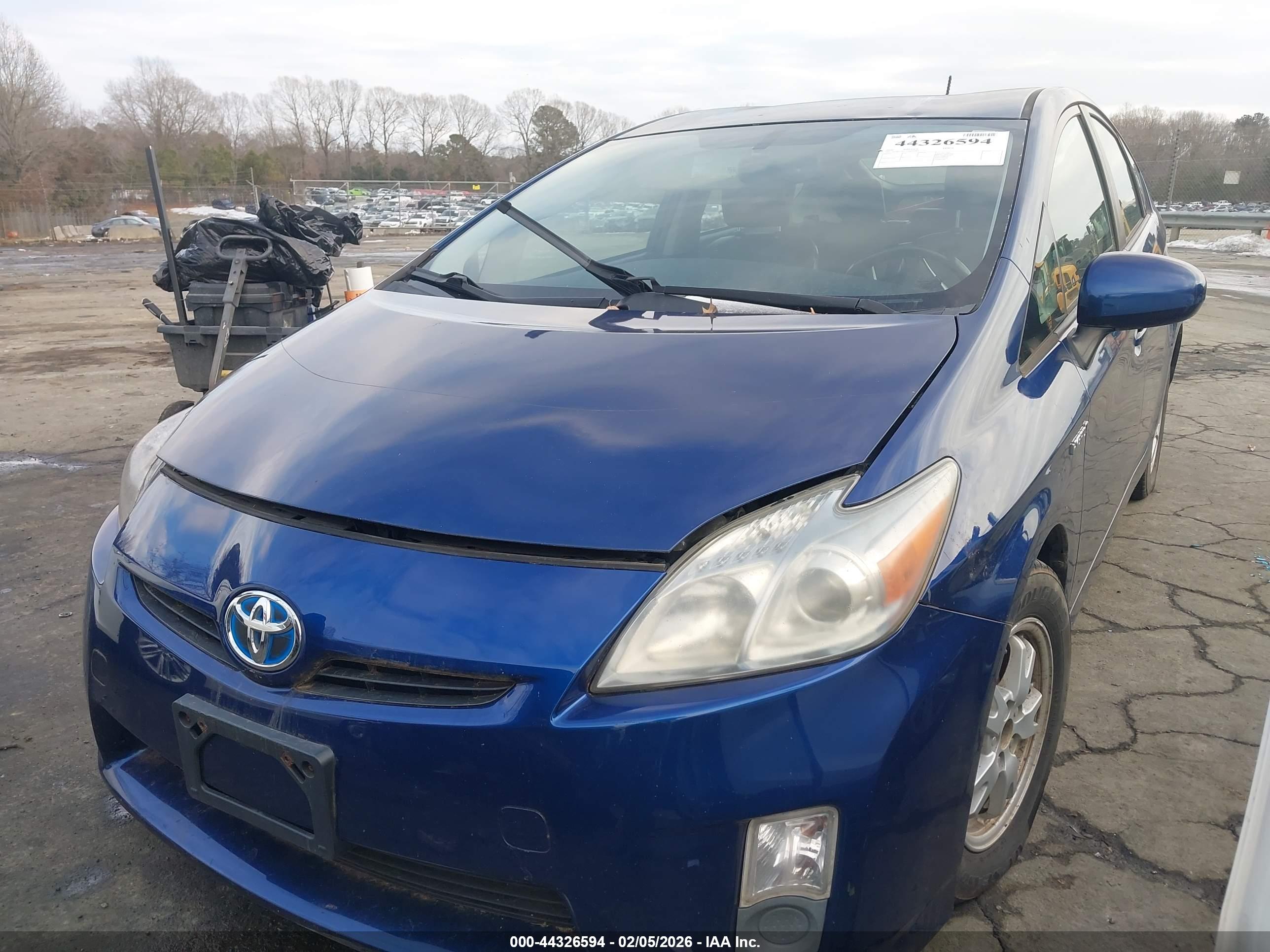TOYOTA PRIUS image 2