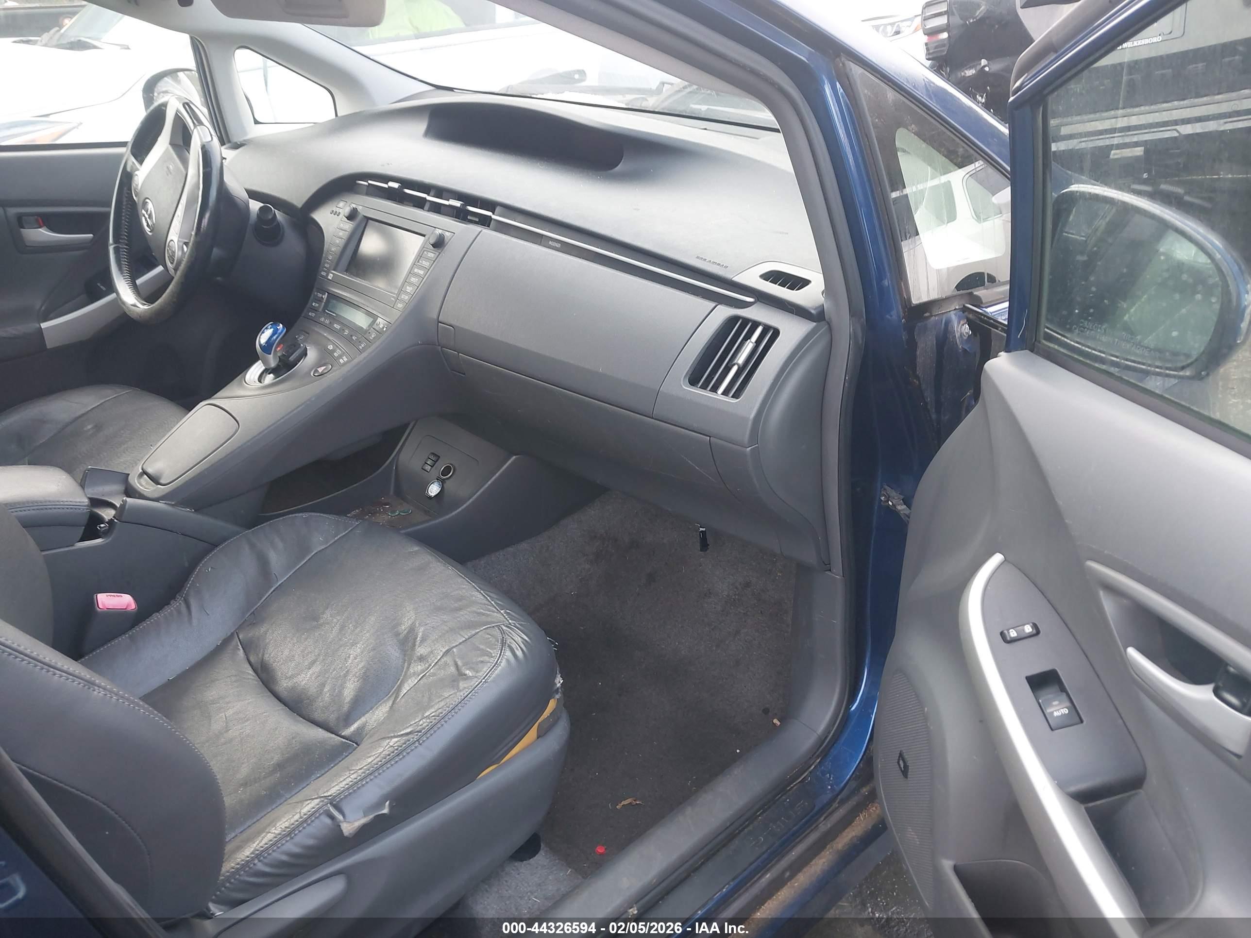 TOYOTA PRIUS image 5