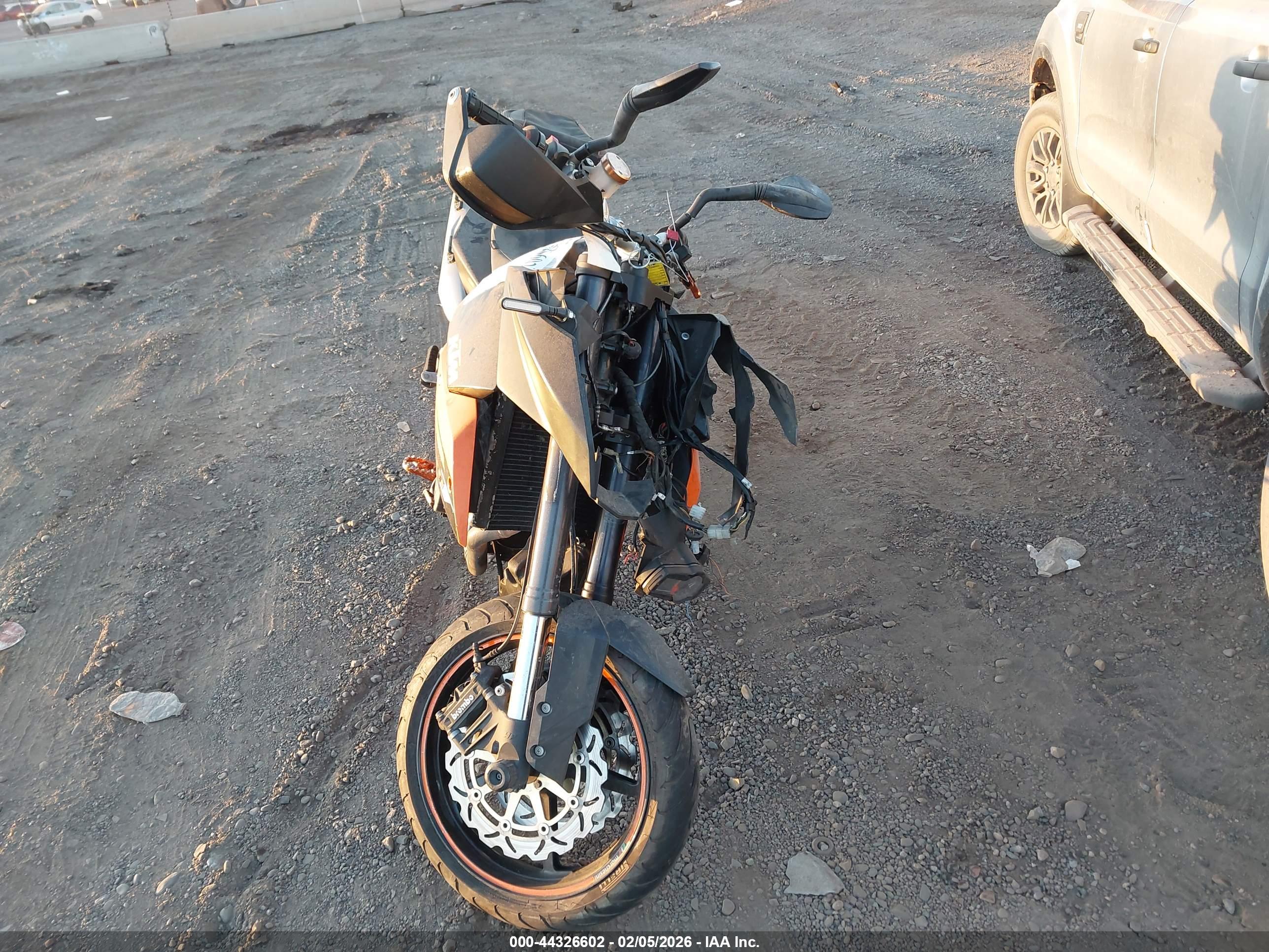 KTM 990 image 5