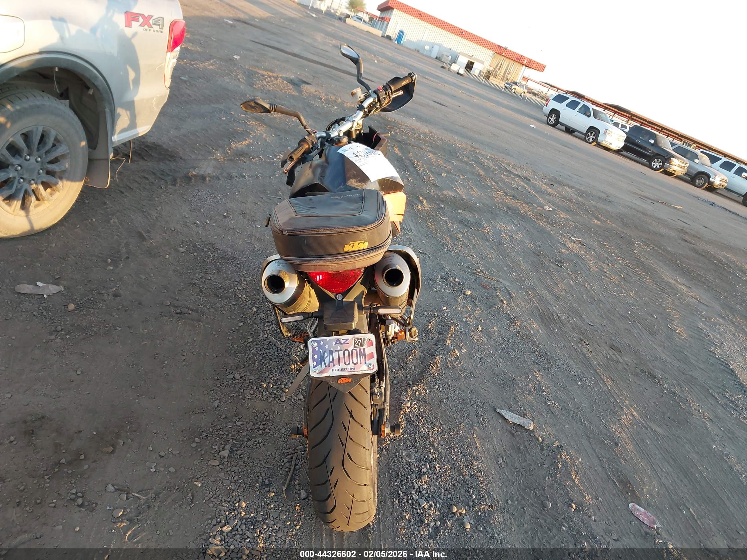 KTM 990 image 6