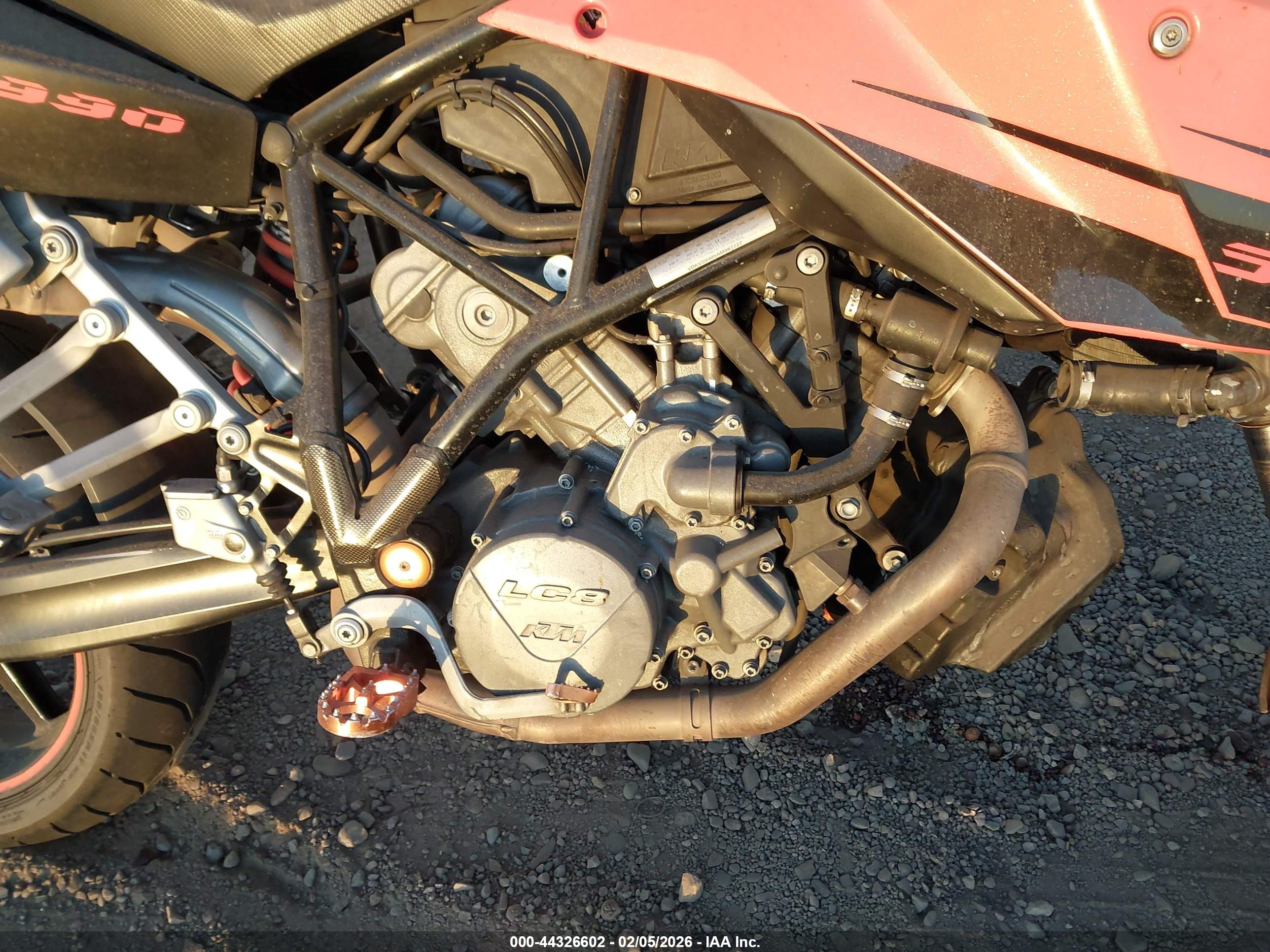 KTM 990 image 8