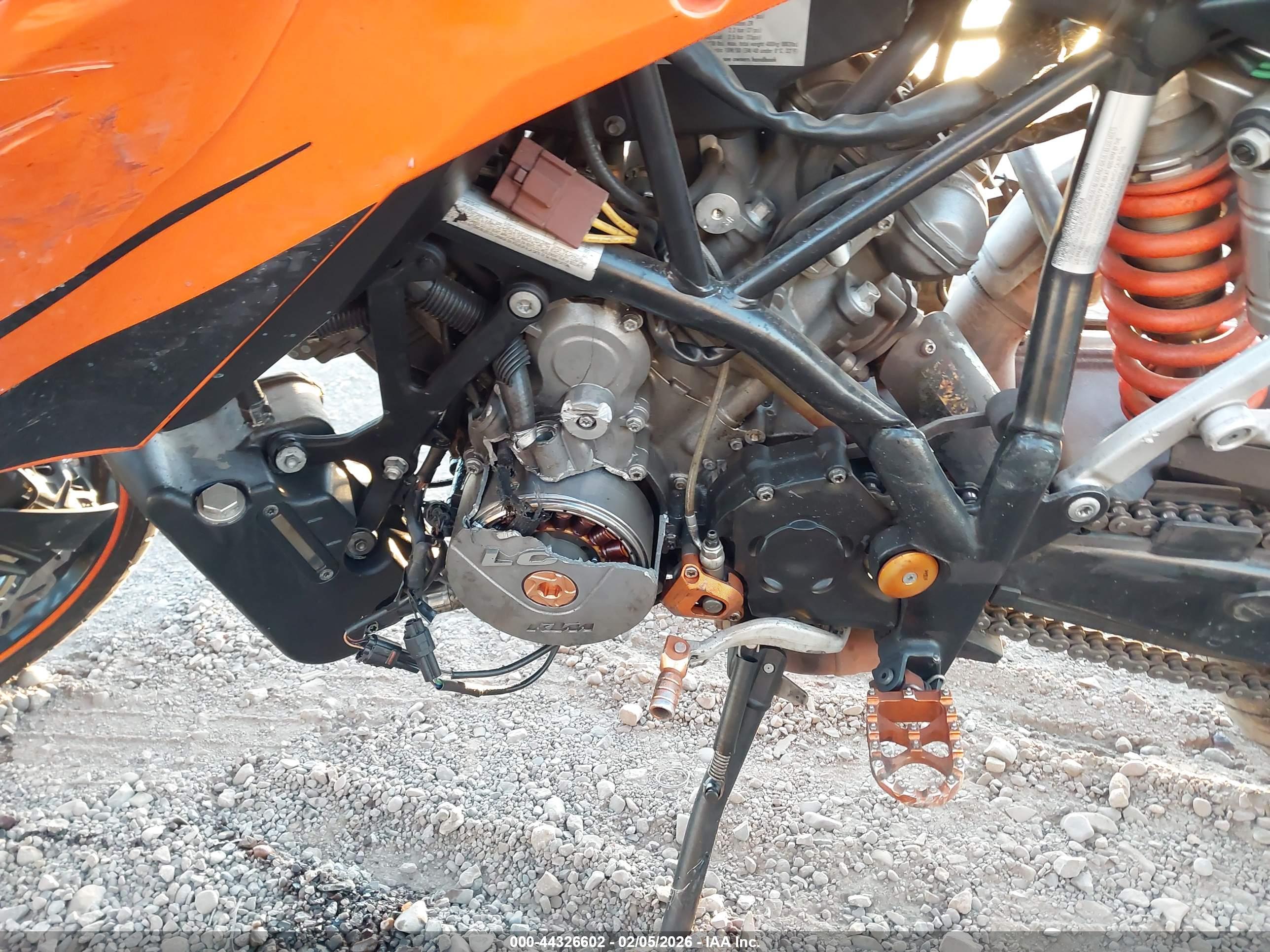 KTM 990 image 9
