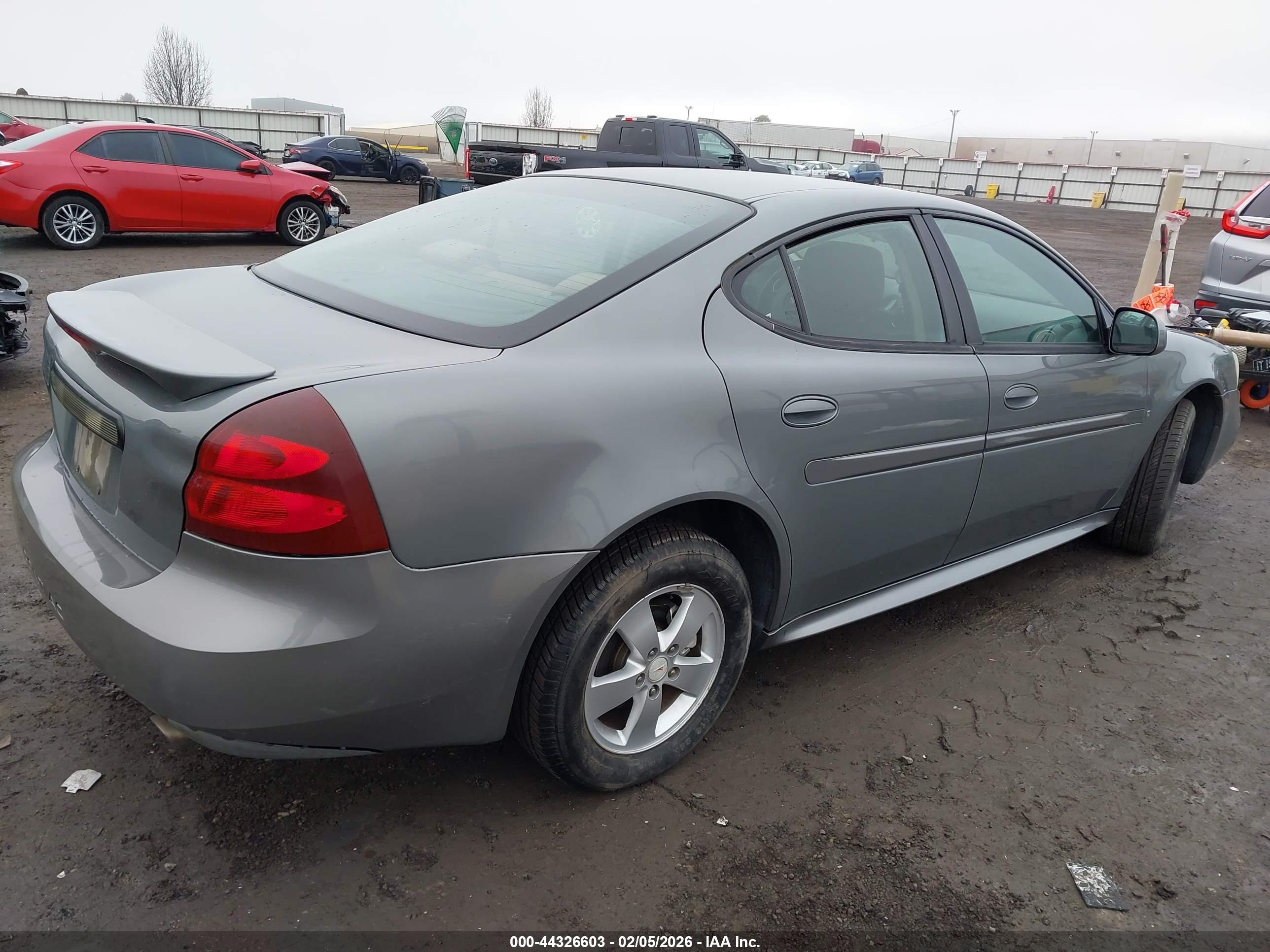 PONTIAC GRAND image 4