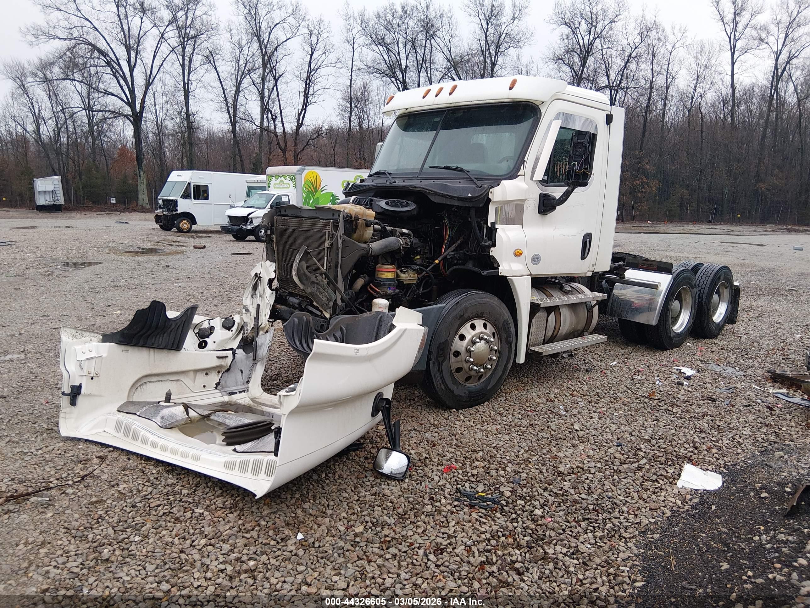 FREIGHTLINER CASCADIA image 2